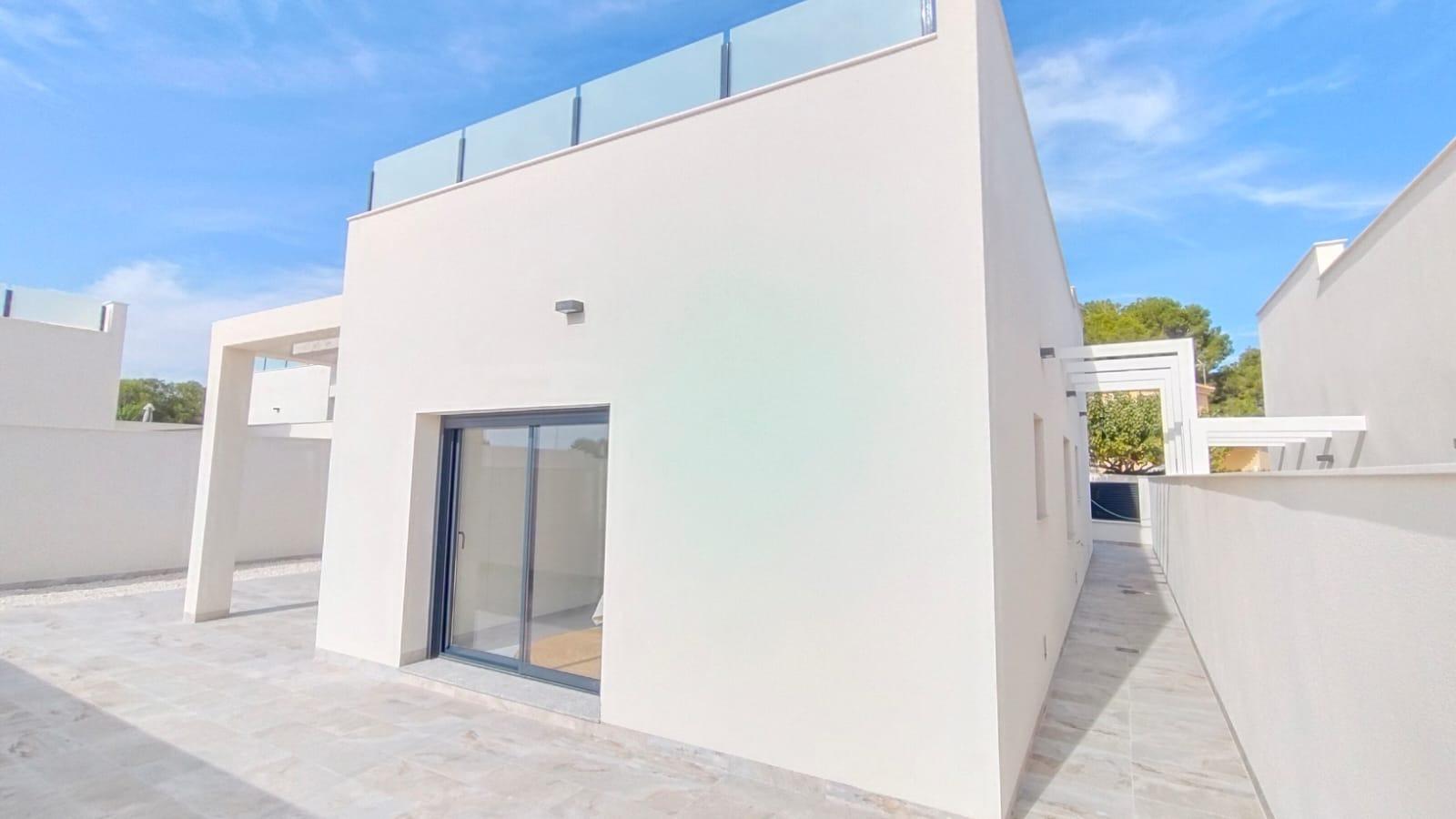 For sale - 3 Bedroom 2 Bathroom Villa in Pilar de La Horadada - Pinar De Campoverde  - Alicante