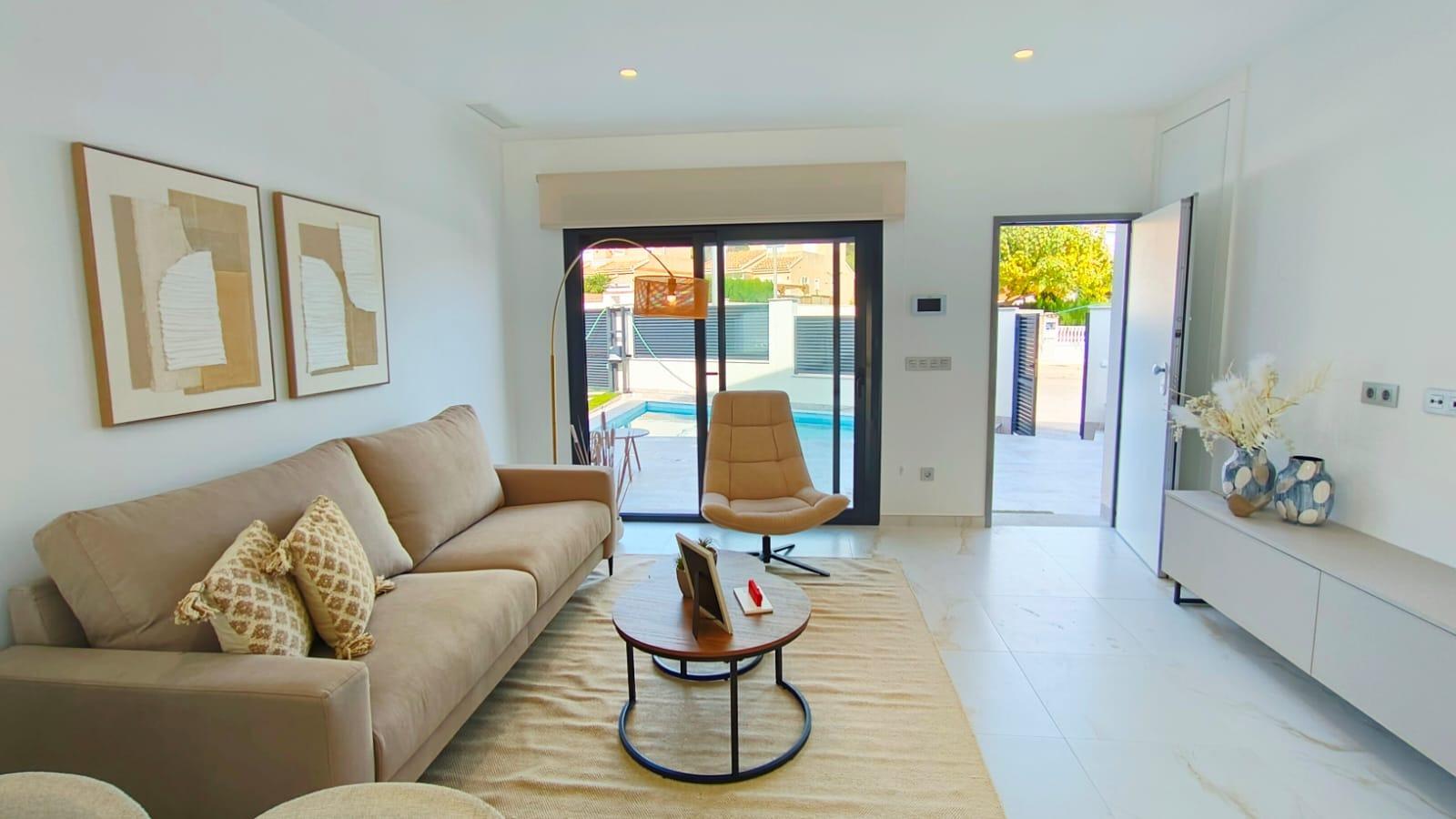 For sale - 3 Bedroom 2 Bathroom Villa in Pilar de La Horadada - Pinar De Campoverde  - Alicante