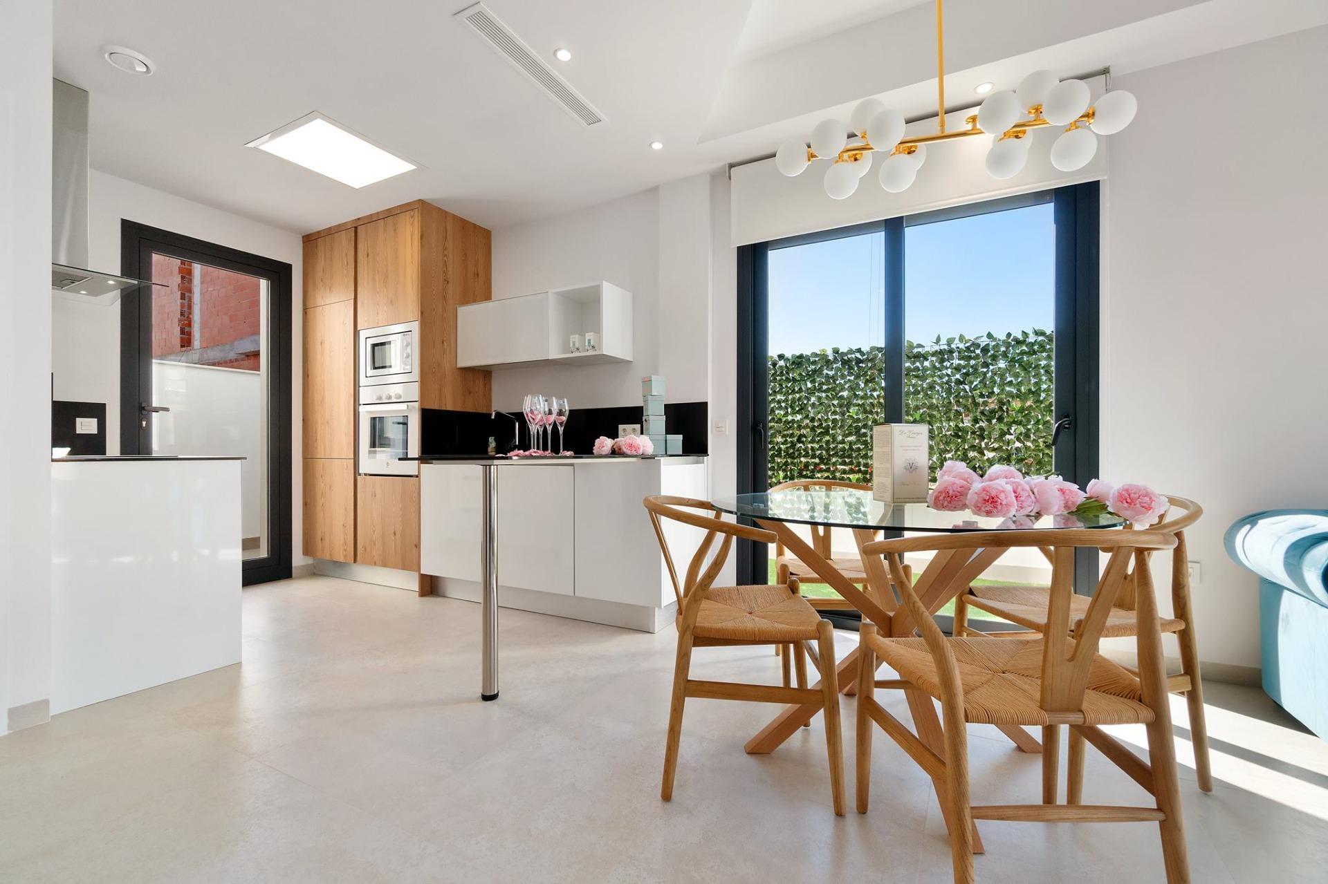 For sale - 3 Bedroom 3 Bathroom Villa in Los Montesinos - La Herrada  - Alicante