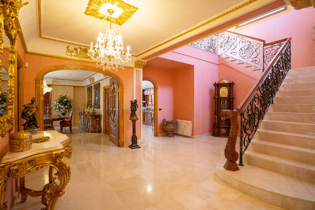 For sale - 7 Bedroom 6 Bathroom Villa in Campoamor - Campoamor  - Alicante