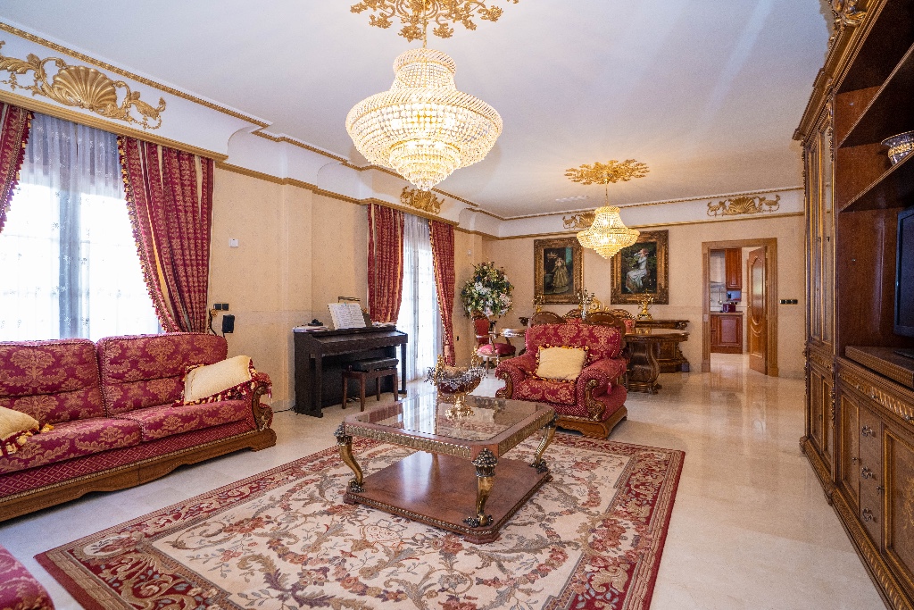 For sale - 7 Bedroom 6 Bathroom Villa in Campoamor - Campoamor  - Alicante