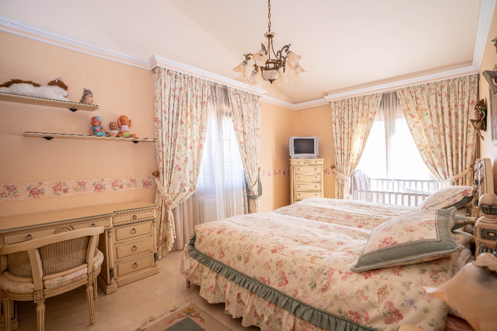 For sale - 7 Bedroom 6 Bathroom Villa in Campoamor - Campoamor  - Alicante