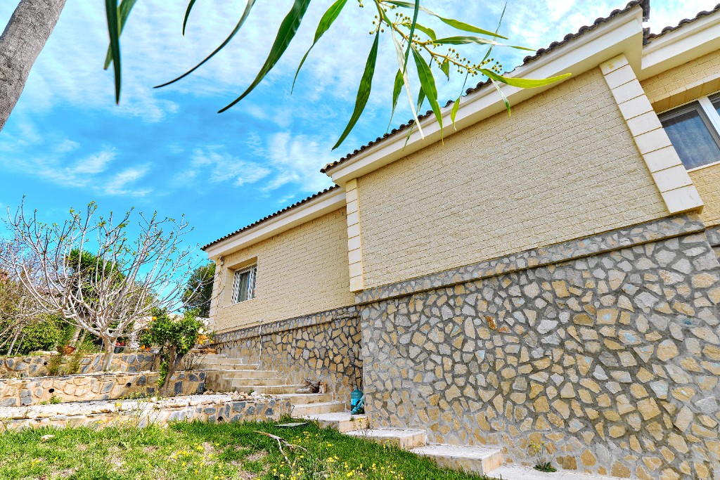 For sale - 4 Bedroom 2 Bathroom Villa in Campoamor - Dehesa de Campoamor  - Alicante