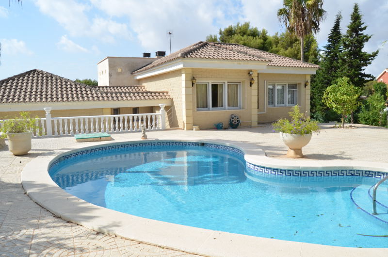 For sale - 4 Bedroom 2 Bathroom Villa in Campoamor - Dehesa de Campoamor  - Alicante