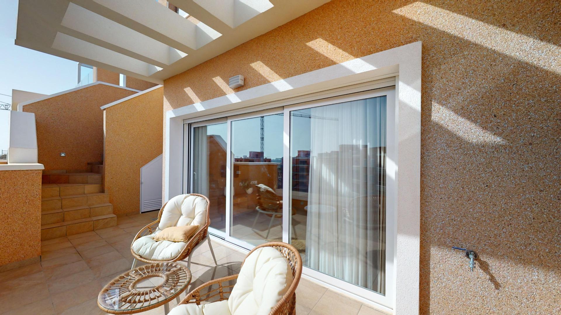 For sale - 3 Bedroom 2 Bathroom Apartment in Guardamar del Segura - El Raso  - Alicante