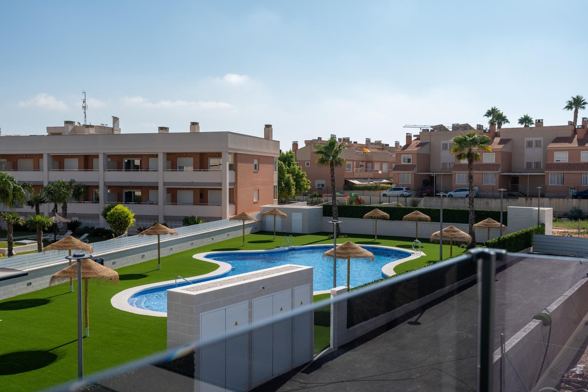 For sale - 3 Bedroom 3 Bathroom Quad House in Gran Alacant - Gran Alacant  - Alicante