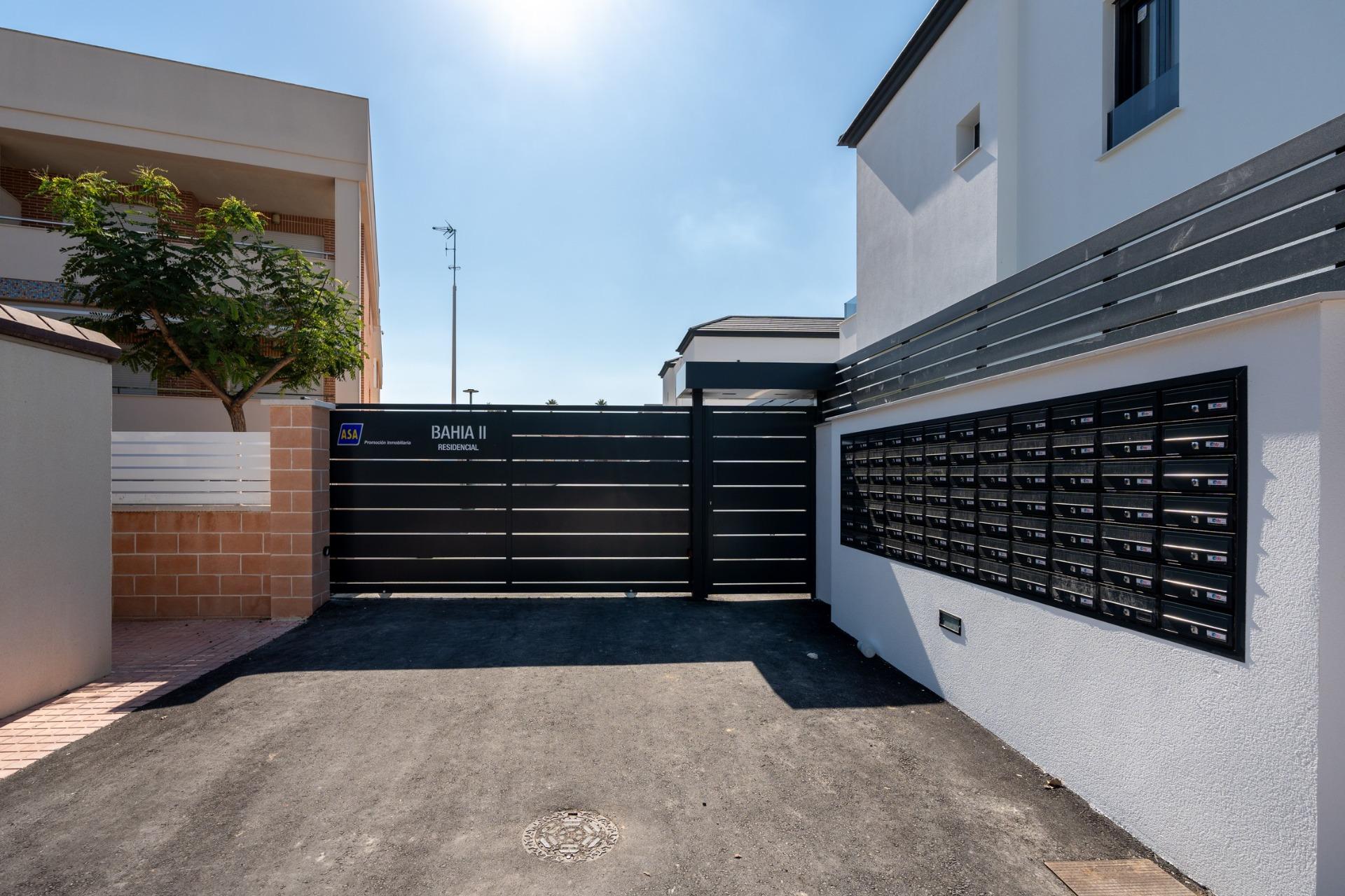 For sale - 3 Bedroom 3 Bathroom Quad House in Gran Alacant - Gran Alacant  - Alicante