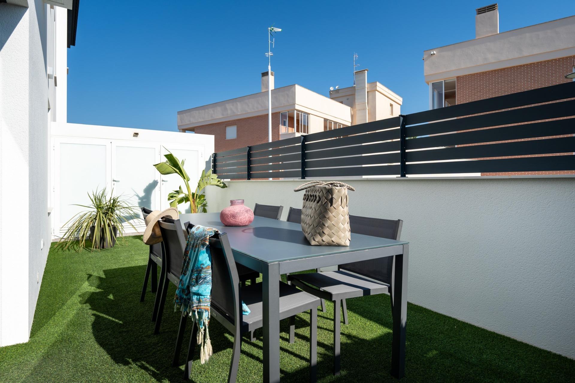 For sale - 3 Bedroom 3 Bathroom Quad House in Gran Alacant - Gran Alacant  - Alicante
