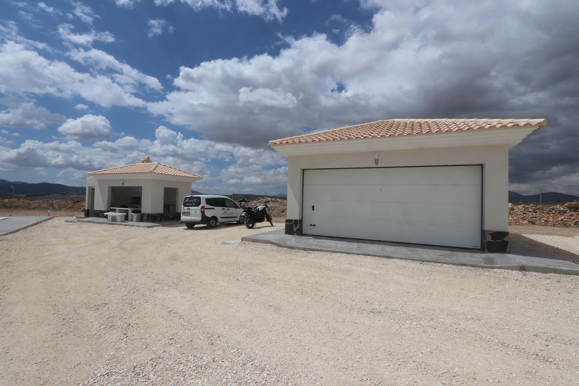 For sale - 4 Bedroom 3 Bathroom Villa in Pinoso - Camino Del Prado  - Alicante