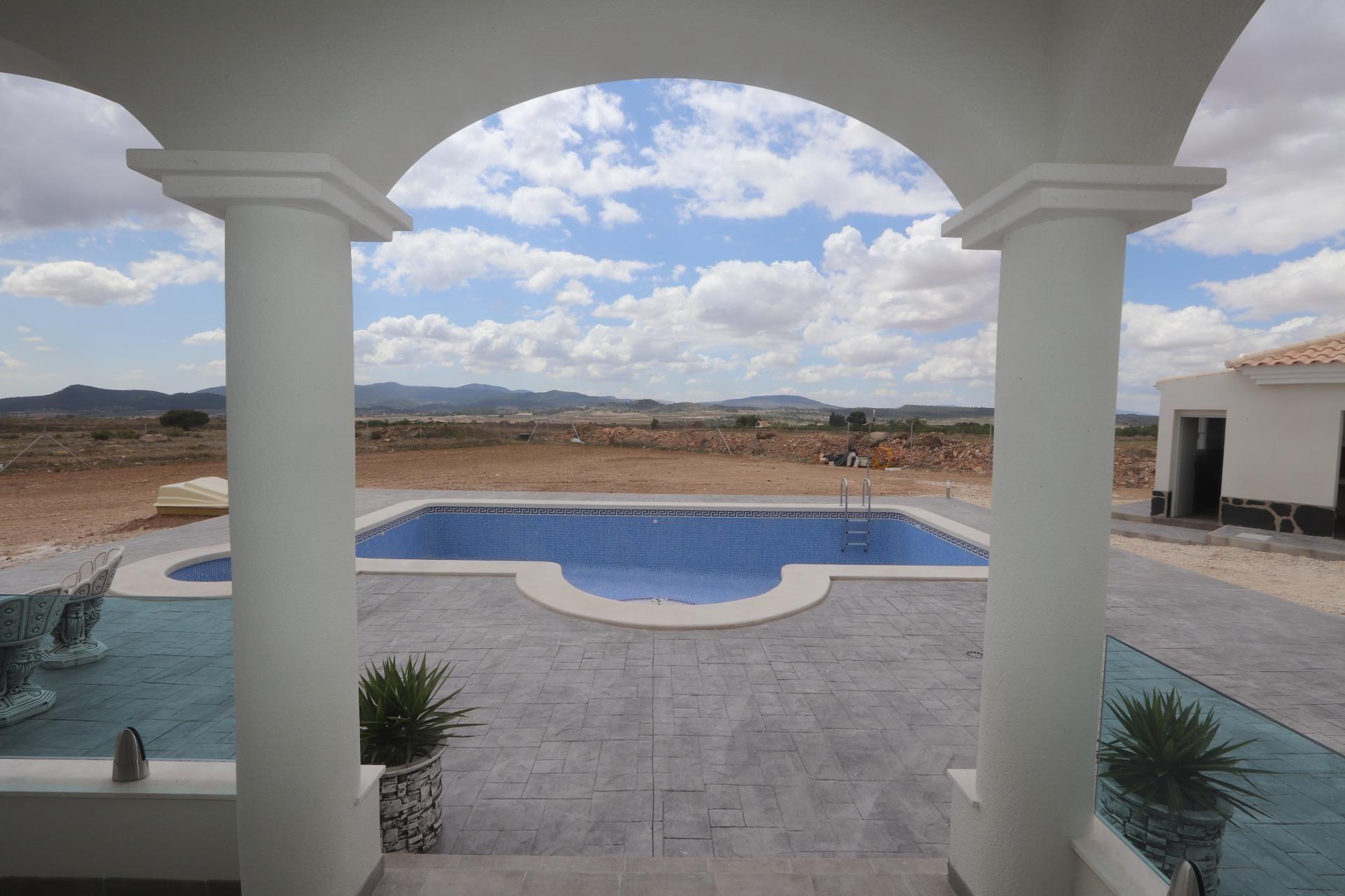 For sale - 4 Bedroom 3 Bathroom Villa in Pinoso - Camino Del Prado  - Alicante