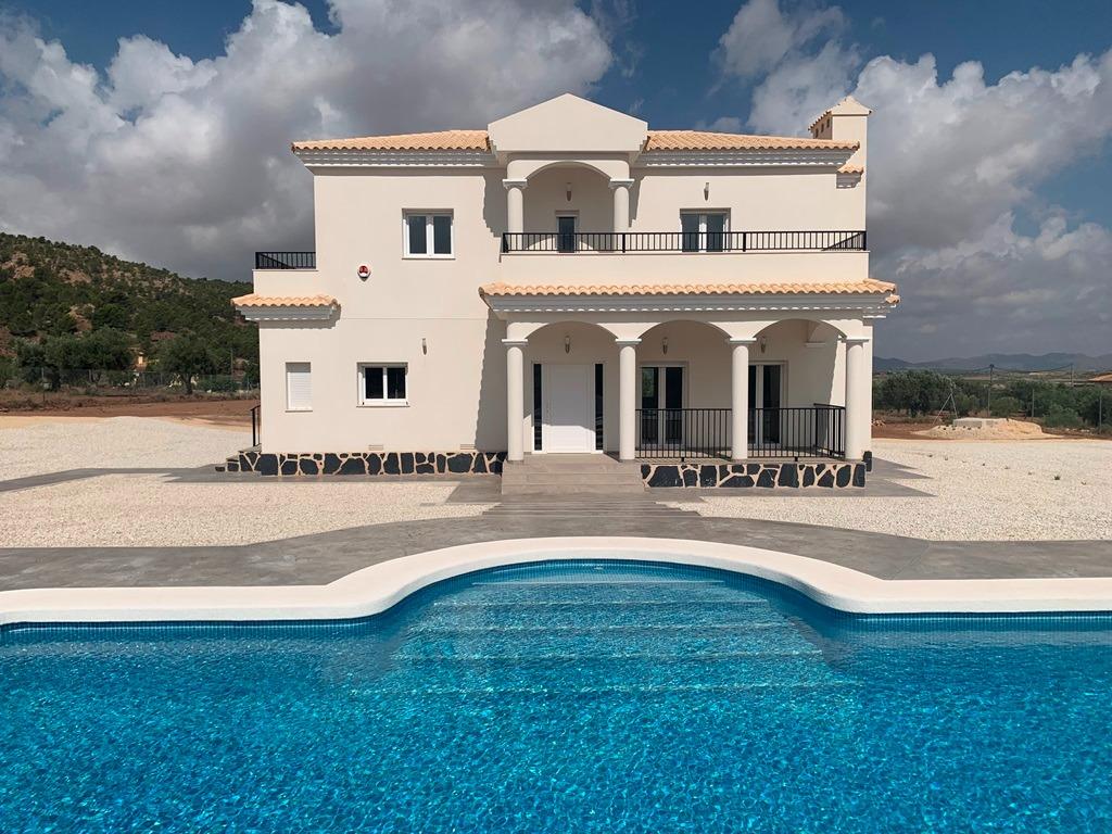 For sale - 4 Bedroom 3 Bathroom Villa in Pinoso - Camino Del Prado  - Alicante