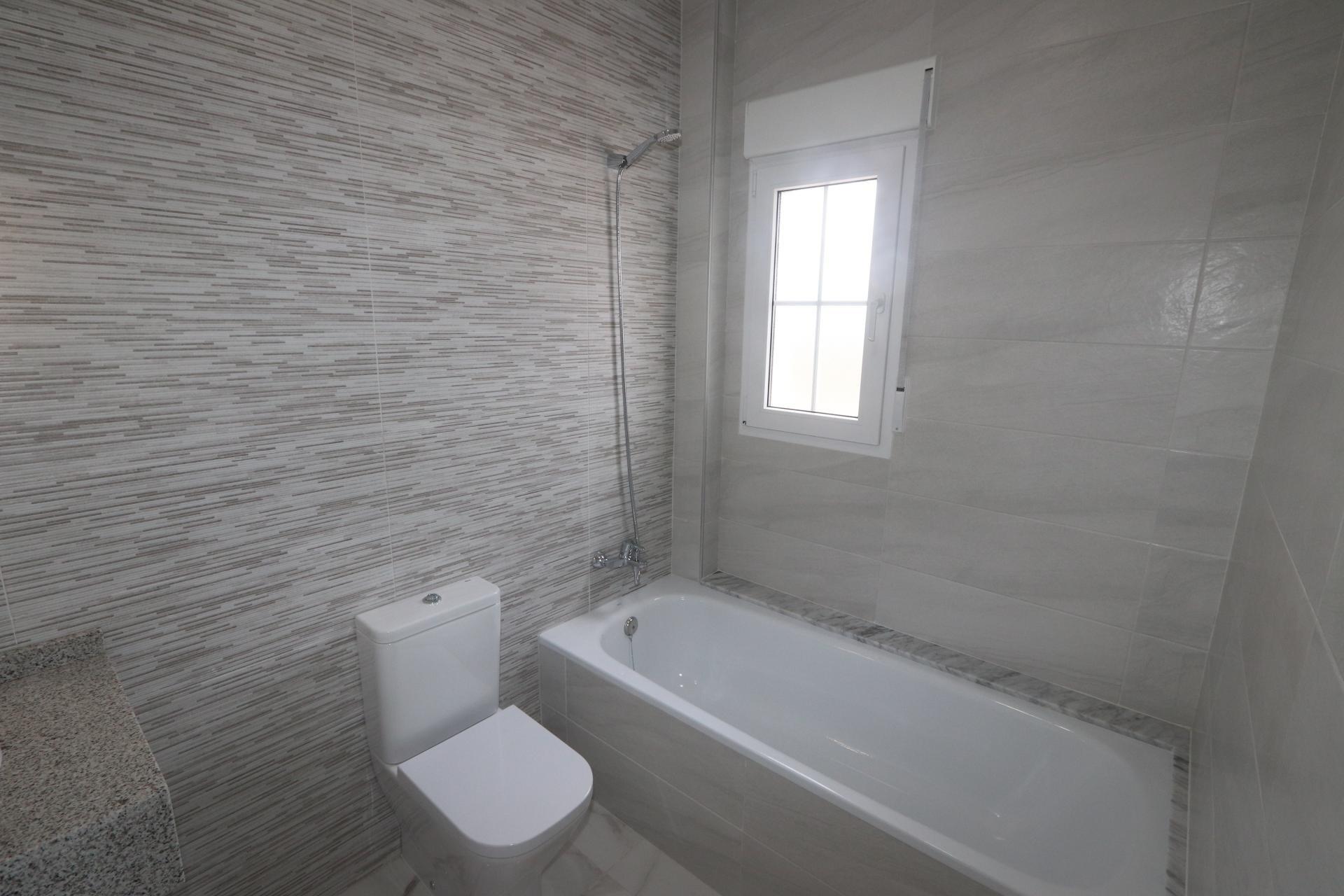 For sale - 4 Bedroom 3 Bathroom Villa in Pinoso - Camino Del Prado  - Alicante