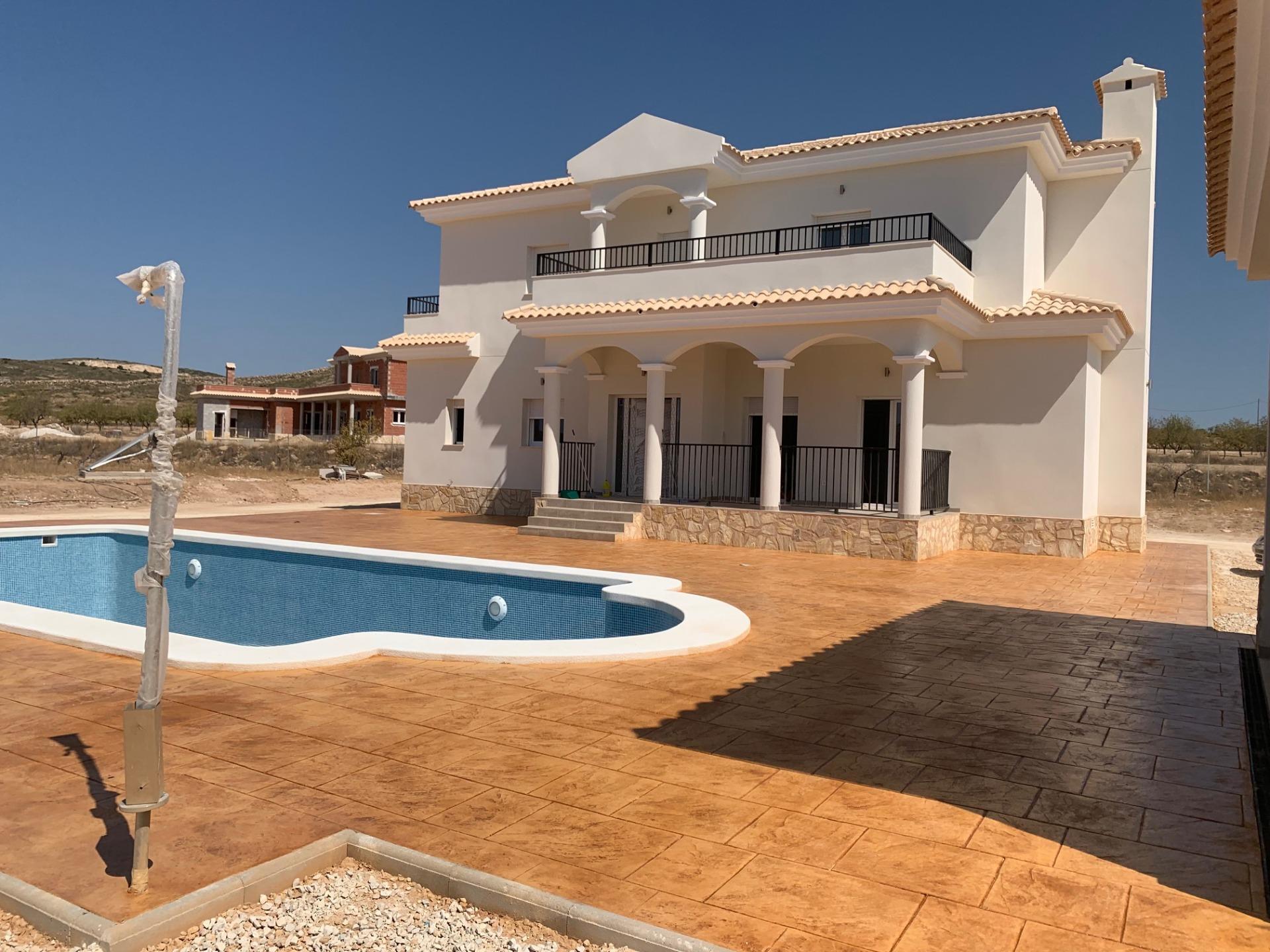 For sale - 4 Bedroom 3 Bathroom Villa in Pinoso - Camino Del Prado  - Alicante