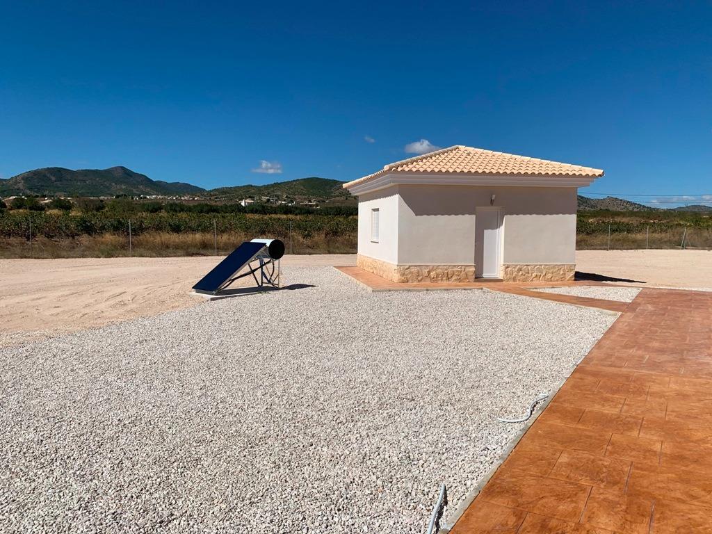 For sale - 4 Bedroom 3 Bathroom Villa in Pinoso - Camino Del Prado  - Alicante