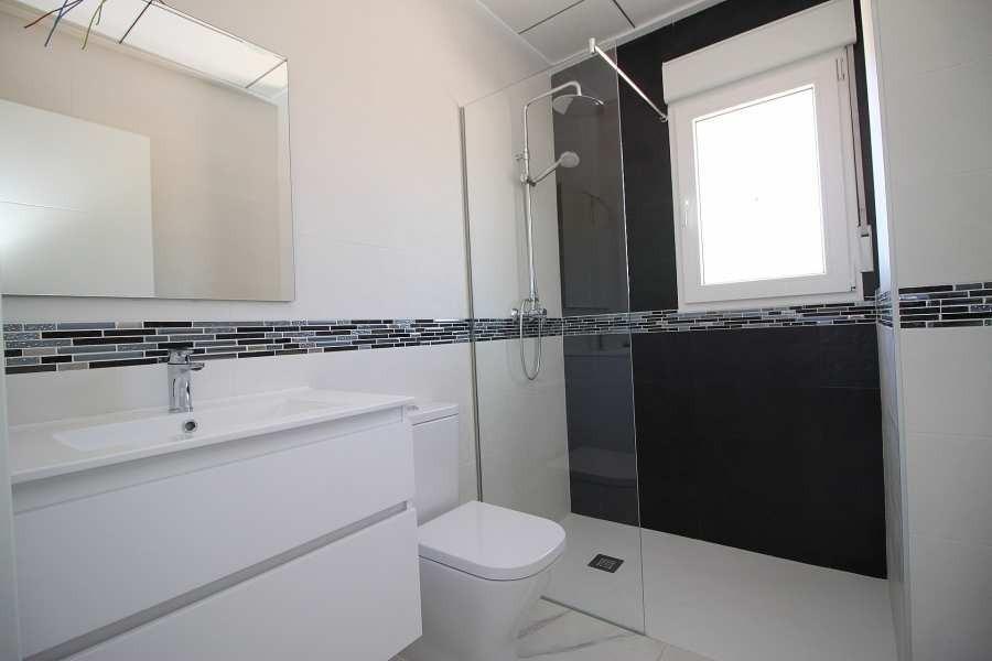For sale - 4 Bedroom 3 Bathroom Villa in Pinoso - Camino Del Prado  - Alicante