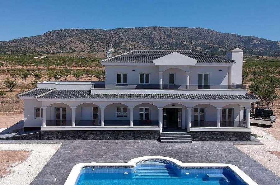 For sale - 4 Bedroom 3 Bathroom Villa in Pinoso - Camino Del Prado  - Alicante