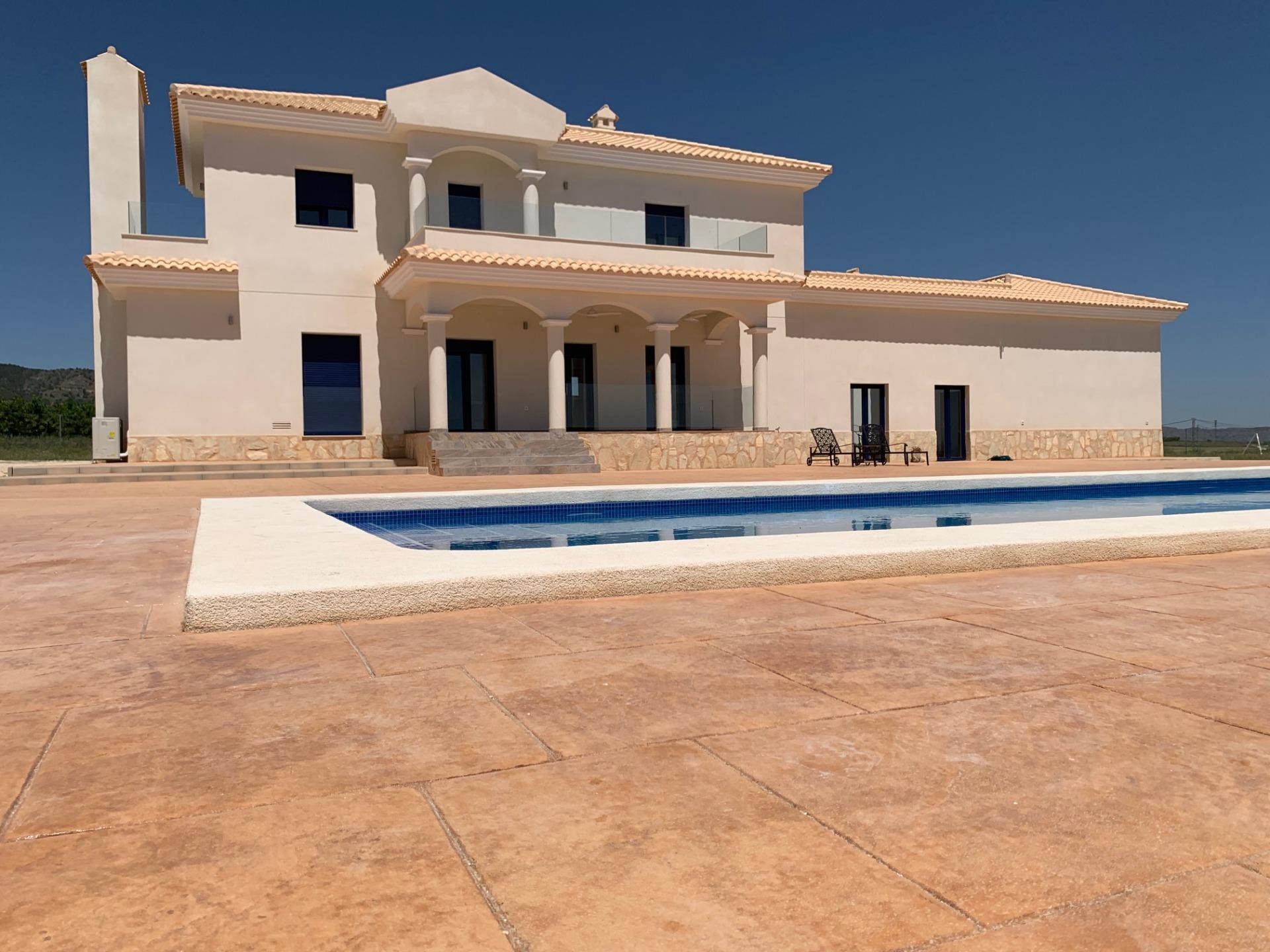 For sale - 4 Bedroom 3 Bathroom Villa in Pinoso - Camino Del Prado  - Alicante