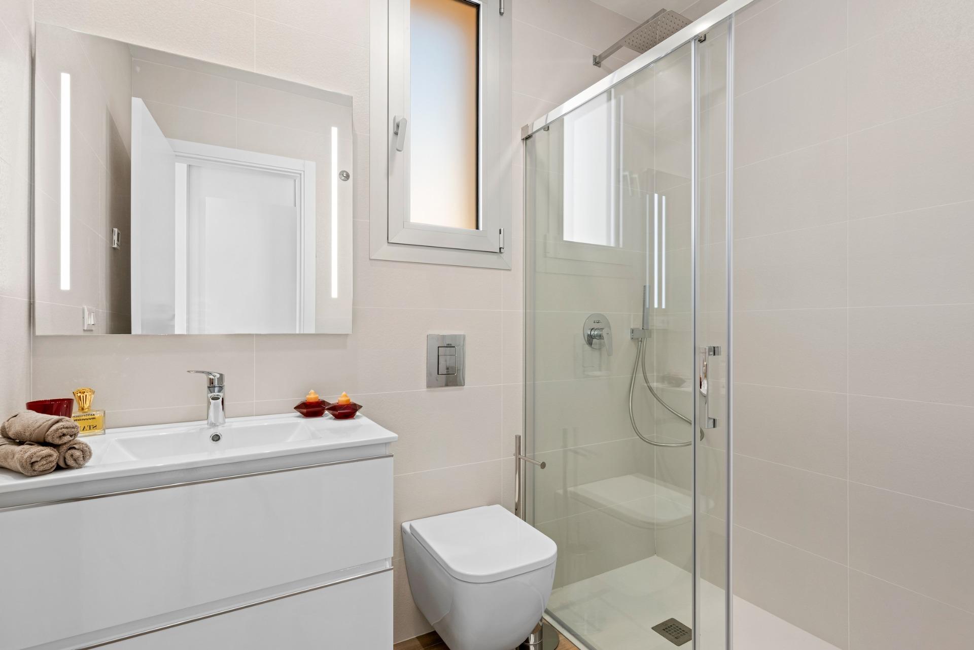 For sale - 2 Bedroom 2 Bathroom Penthouse in Orihuela Costa - Villamartín  - Alicante