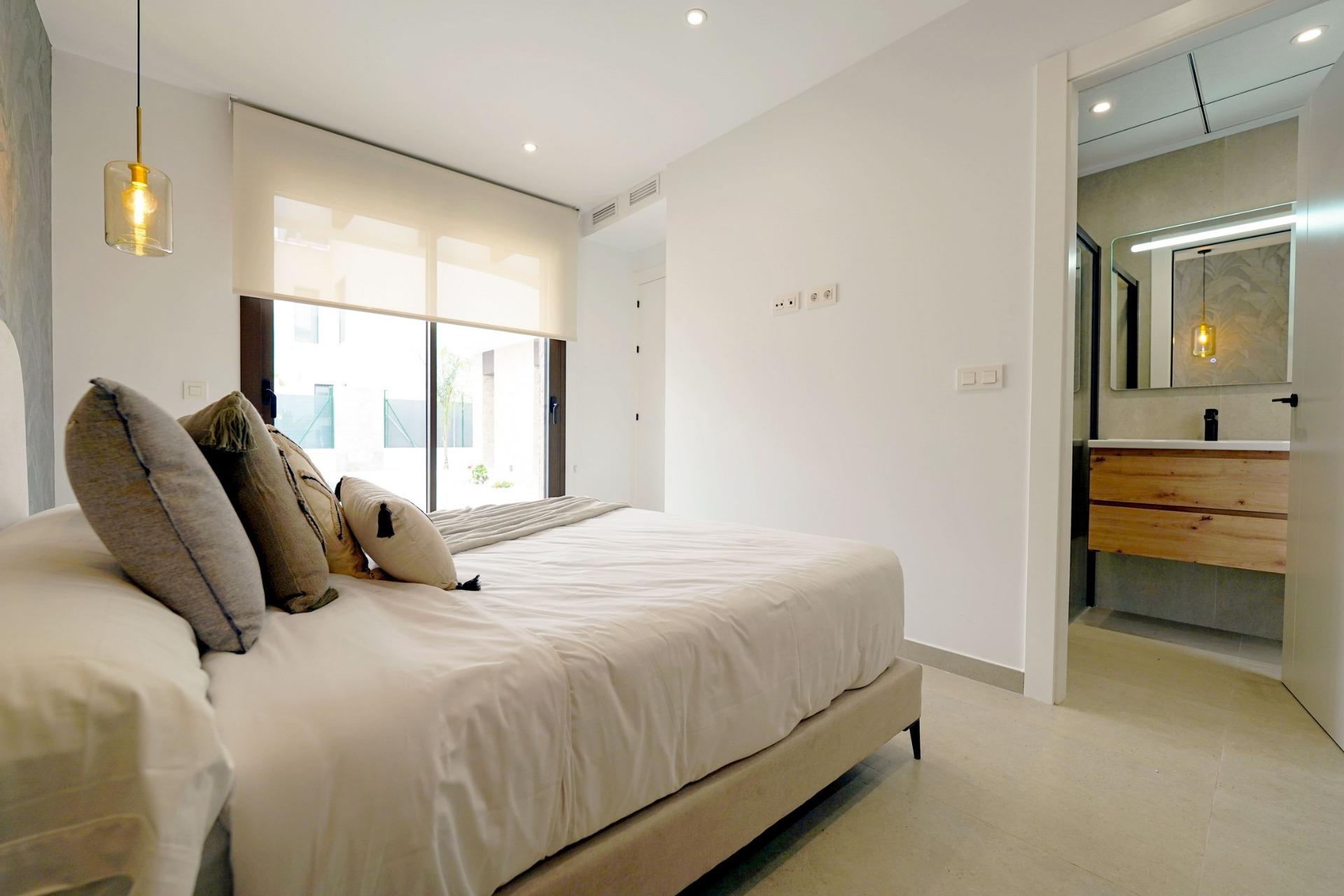 For sale - 4 Bedroom 3 Bathroom Villa in Almoradi - Las Heredades  - Alicante