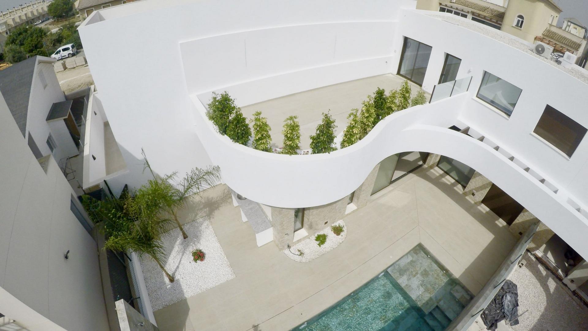 For sale - 4 Bedroom 3 Bathroom Villa in Almoradi - Las Heredades  - Alicante