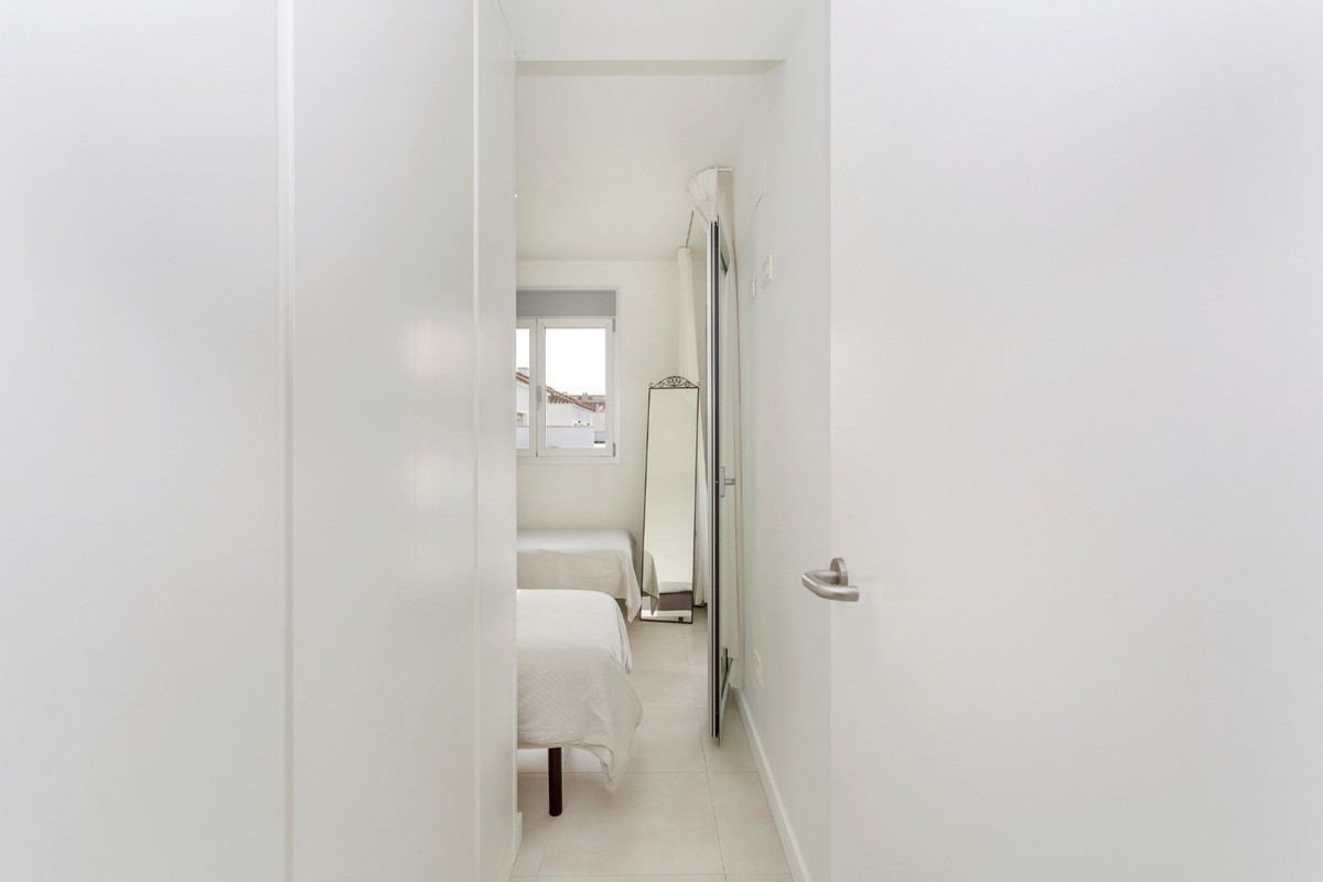 For sale - 3 Bedroom 2 Bathroom Penthouse Apartment in Villamartin - , Villamartin, Alicante, Spain - Alicante