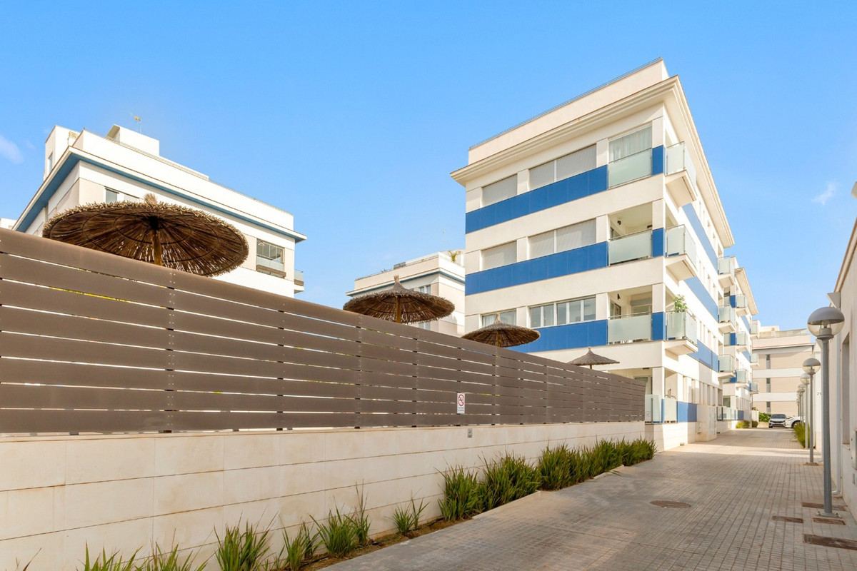 For sale - 3 Bedroom 2 Bathroom Penthouse Apartment in Villamartin - , Villamartin, Alicante, Spain - Alicante