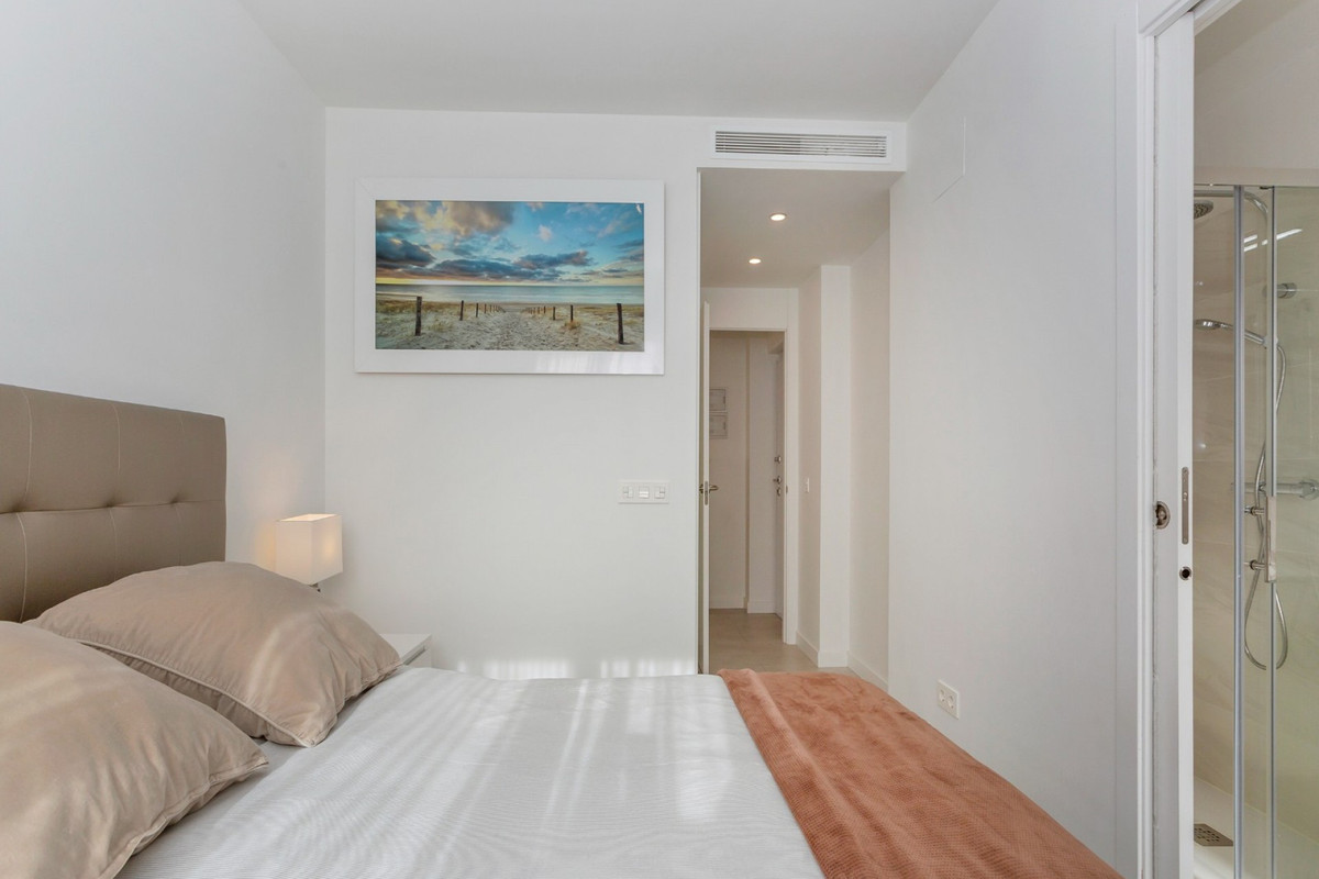 For sale - 3 Bedroom 2 Bathroom Penthouse Apartment in Villamartin - , Villamartin, Alicante, Spain - Alicante