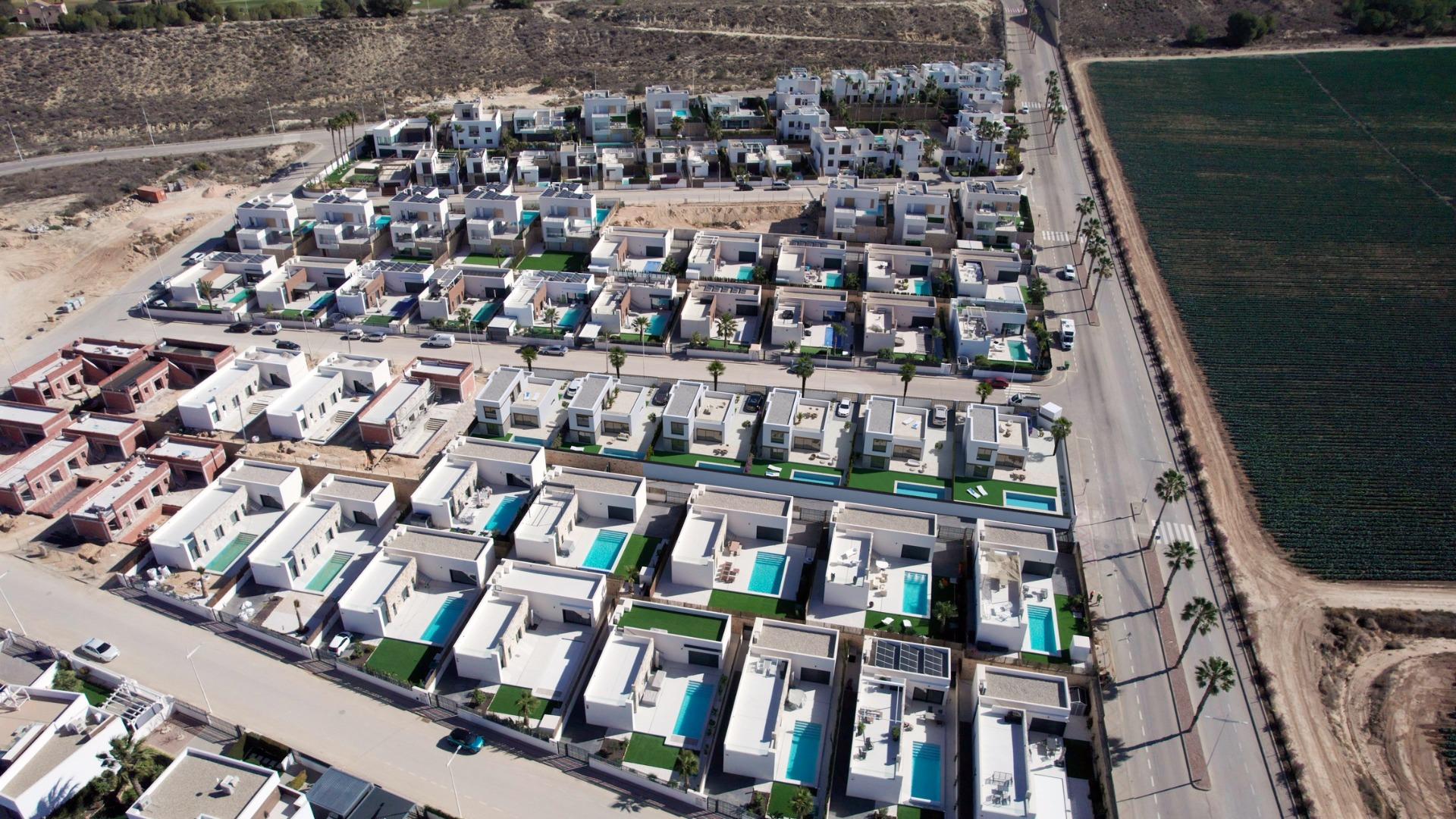 For sale - 3 Bedroom 2 Bathroom Villa in Algorfa - La Finca Golf  - Alicante