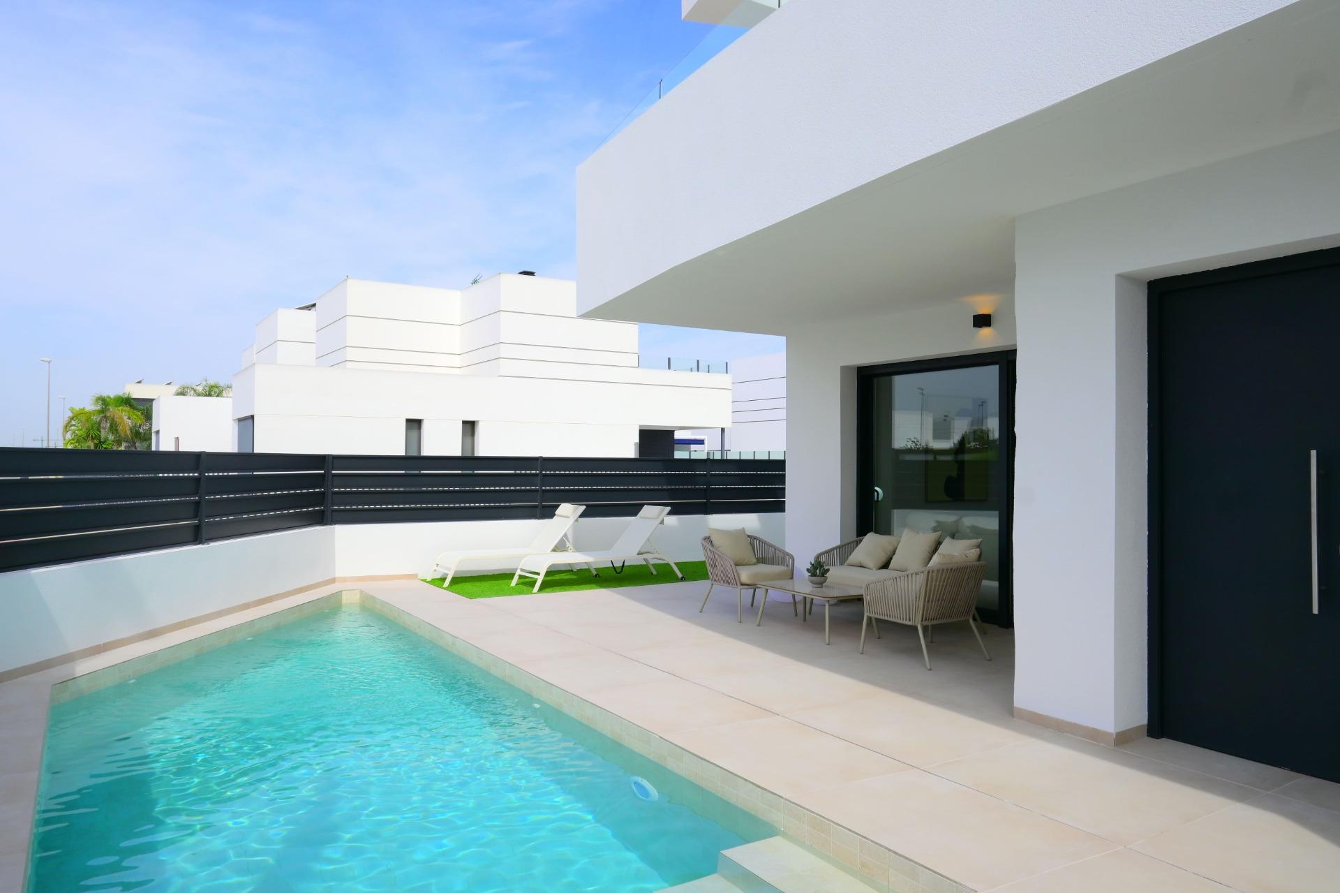 For sale - 3 Bedroom 3 Bathroom Villa in Dolores - polideportivo  - Alicante