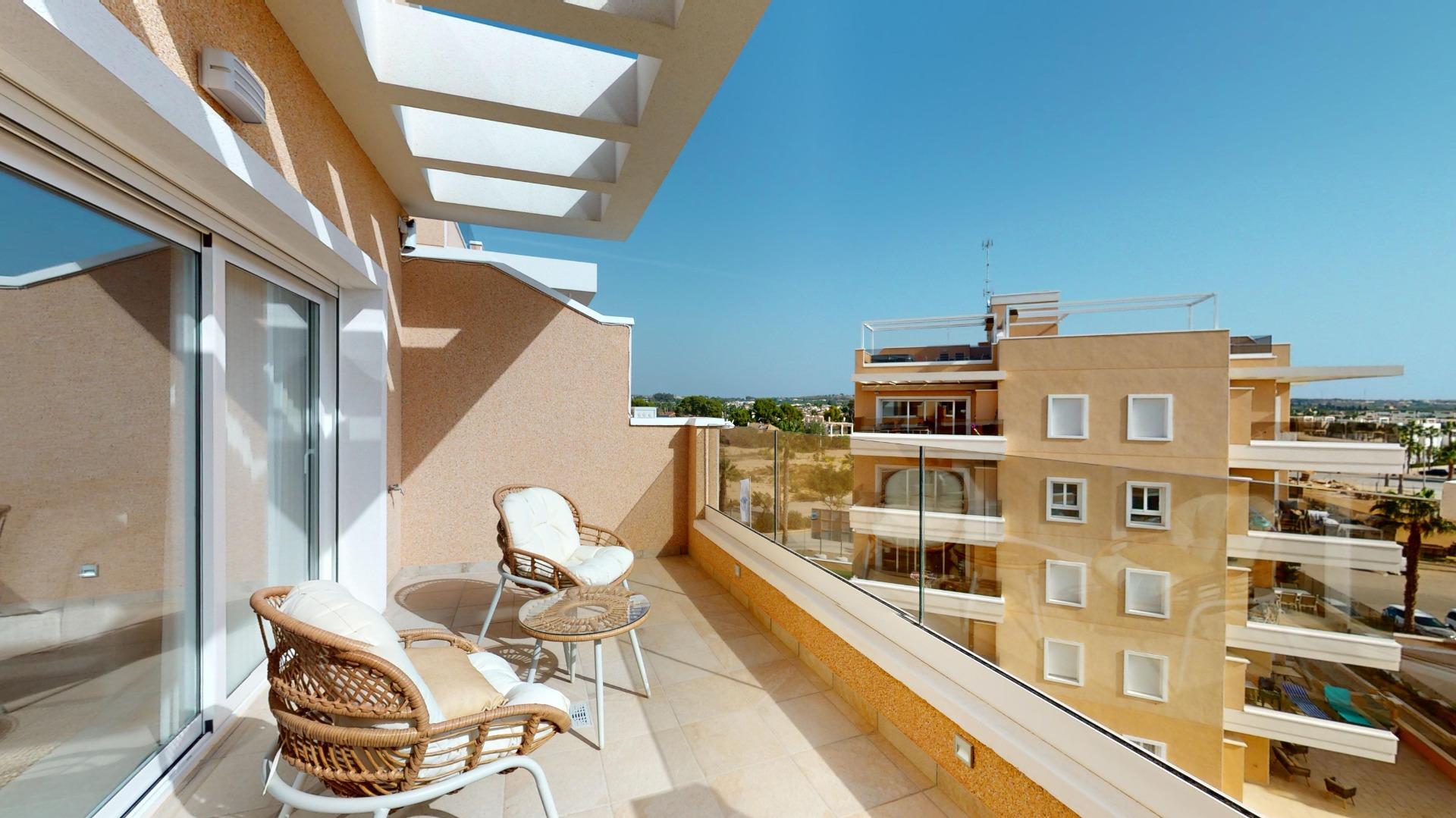 For sale - 3 Bedroom 2 Bathroom Penthouse in Guardamar del Segura - El Raso  - Alicante
