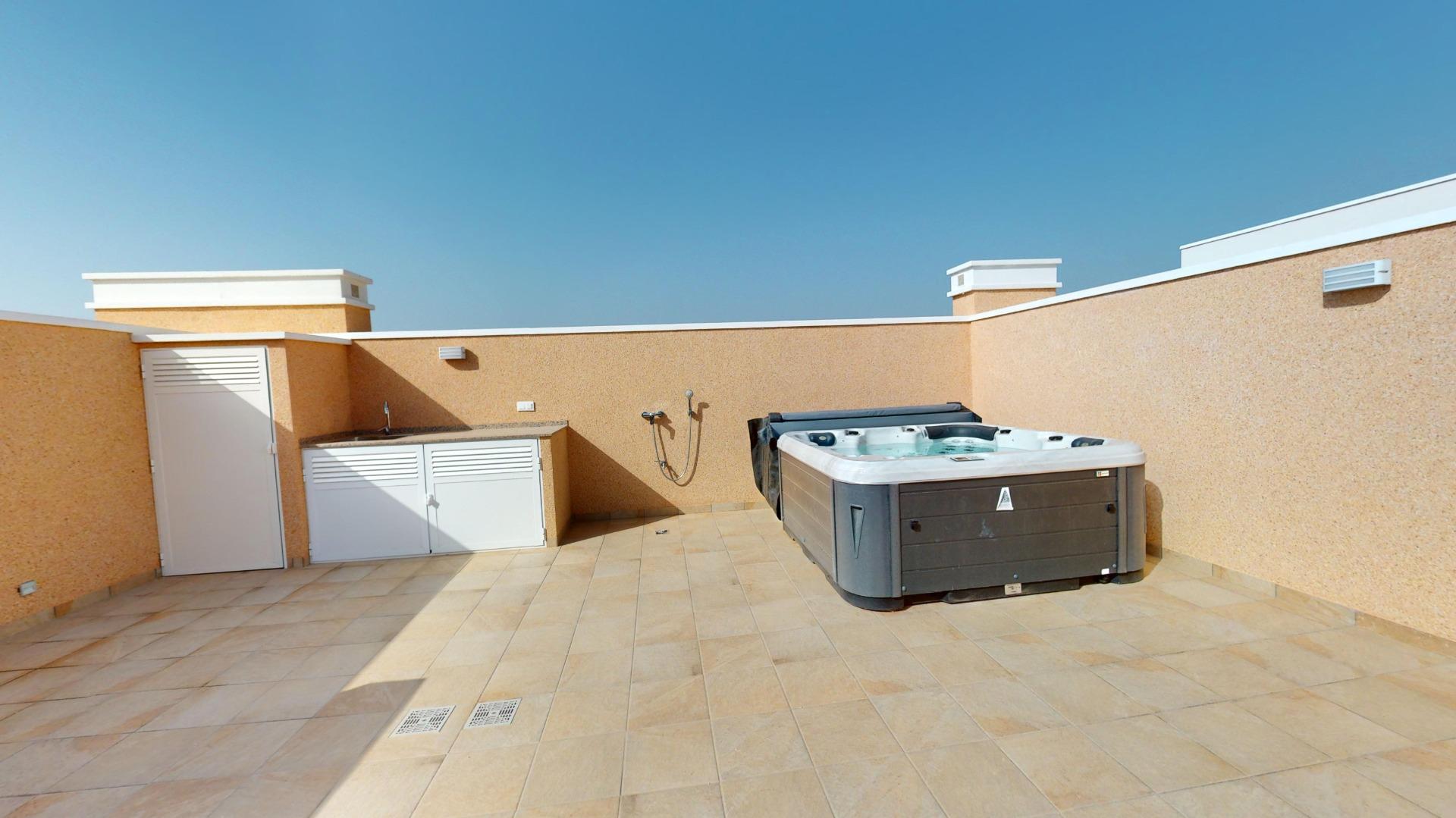 For sale - 3 Bedroom 2 Bathroom Penthouse in Guardamar del Segura - El Raso  - Alicante