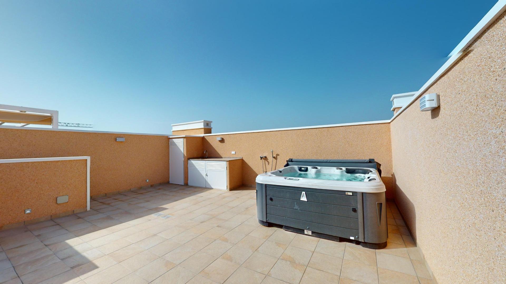 For sale - 3 Bedroom 2 Bathroom Penthouse in Guardamar del Segura - El Raso  - Alicante