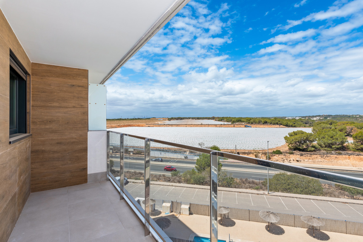 New Build - Key Ready - 2 Bedroom 2 Bathroom Apartment Middle Floor in Campoamor - , Campoamor, Alicante, Spain - Alicante