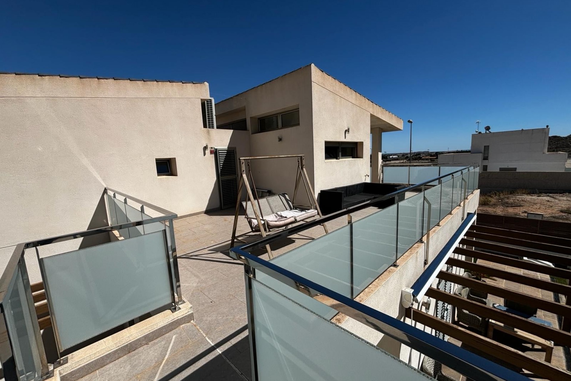 For sale - 3 Bedroom 4 Bathroom Detached House / Villa in Cox - Cox  - Alicante