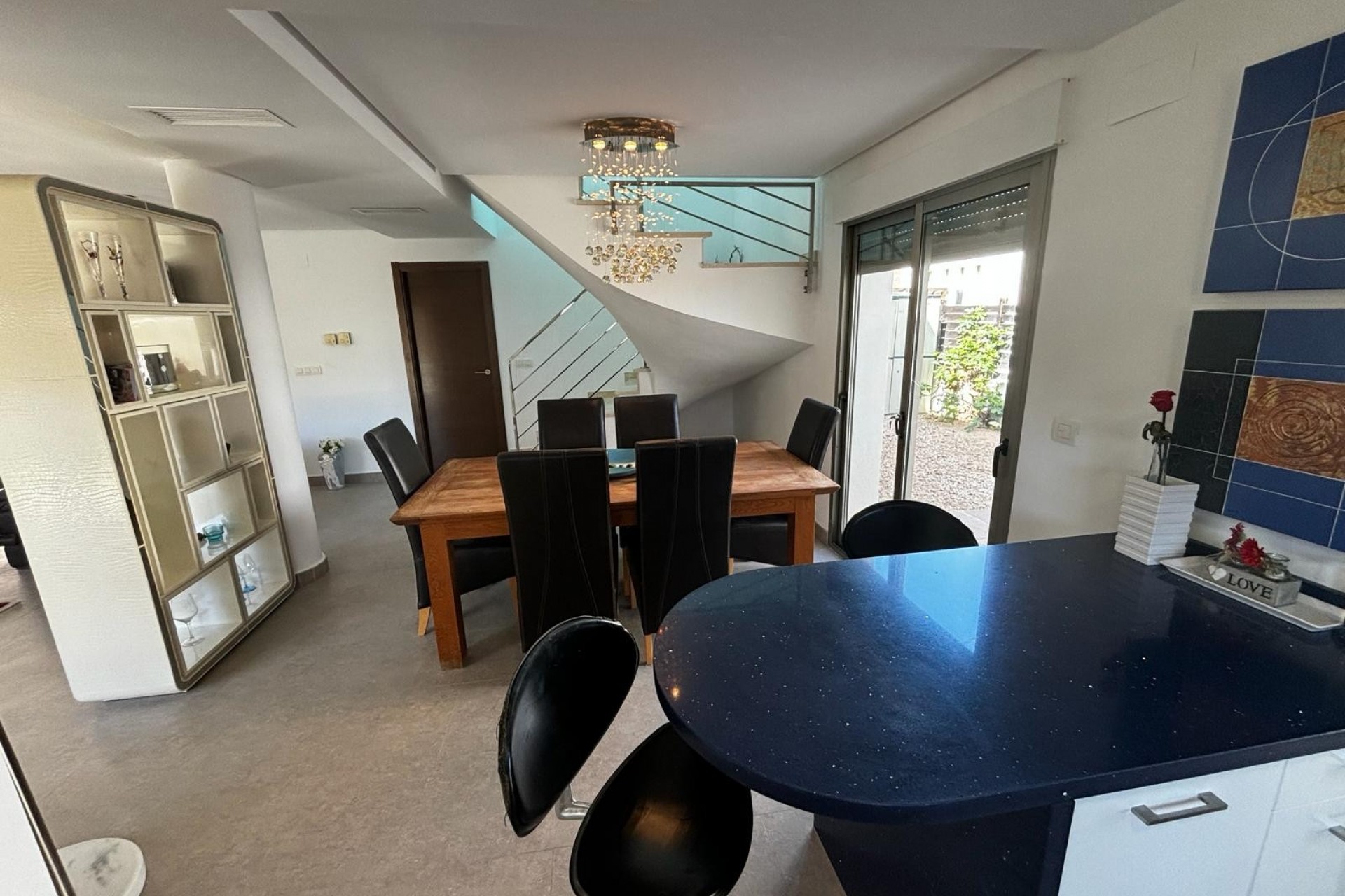 For sale - 3 Bedroom 4 Bathroom Detached House / Villa in Cox - Cox  - Alicante