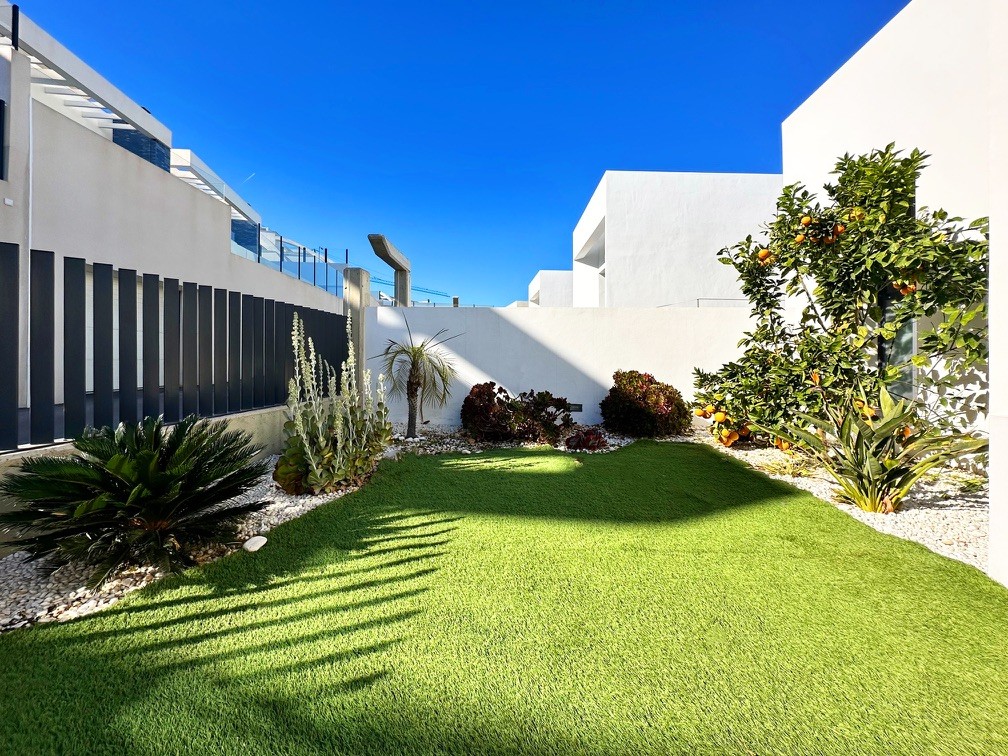 For sale - 3 Bedroom 3 Bathroom Villa in Ciudad Quesada - Rojales  - Alicante