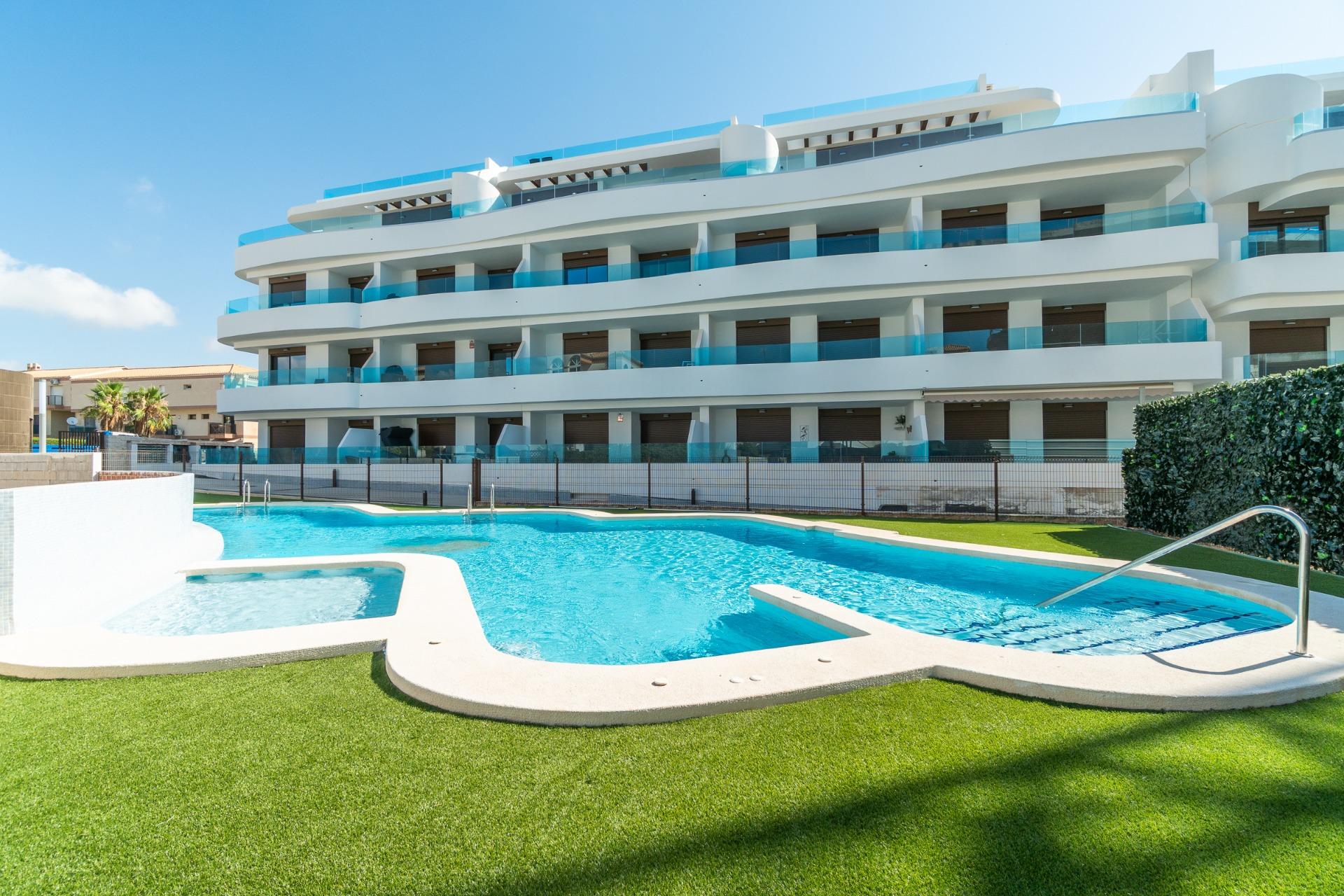 For sale - 2 Bedroom 2 Bathroom Apartment in Playa Flamenca - Playa Flamenca  - Alicante