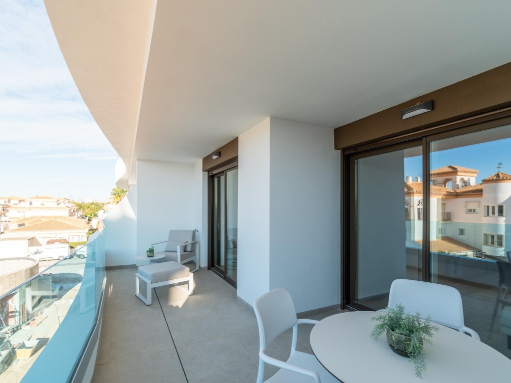 3 Bedroom 2 Bathroom Flat in Playa Flamenca 