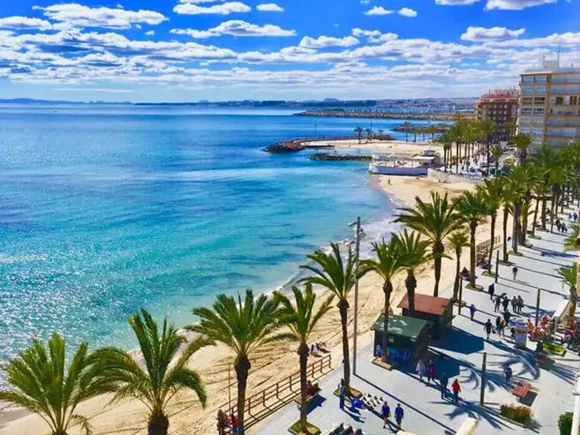 For sale - 2 Bedroom 2 Bathroom Apartment in Torrevieja - Playa Del Cura  - Alicante