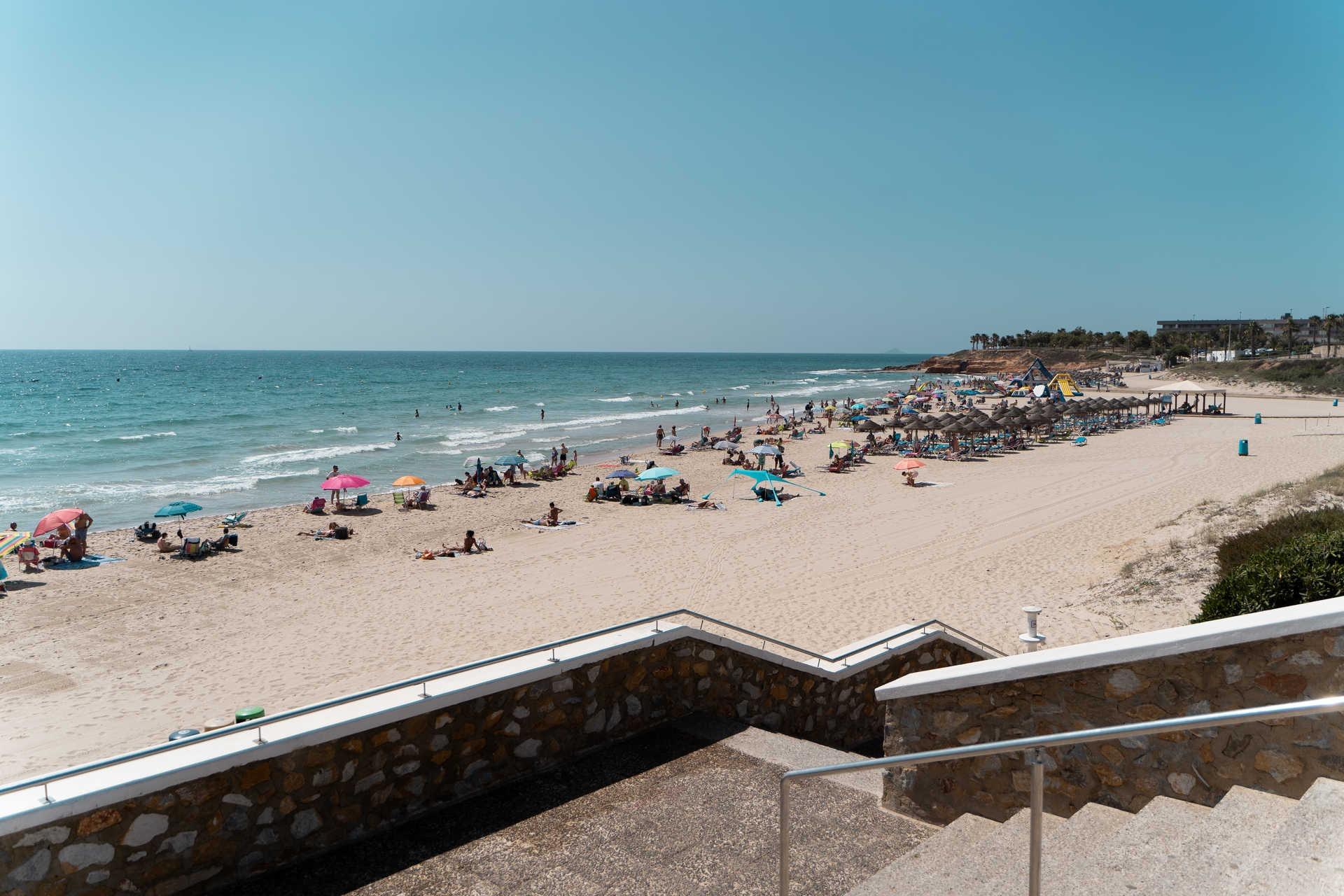 For sale - 3 Bedroom 3 Bathroom Villa in Pilar de La Horadada - Riomar  - Alicante