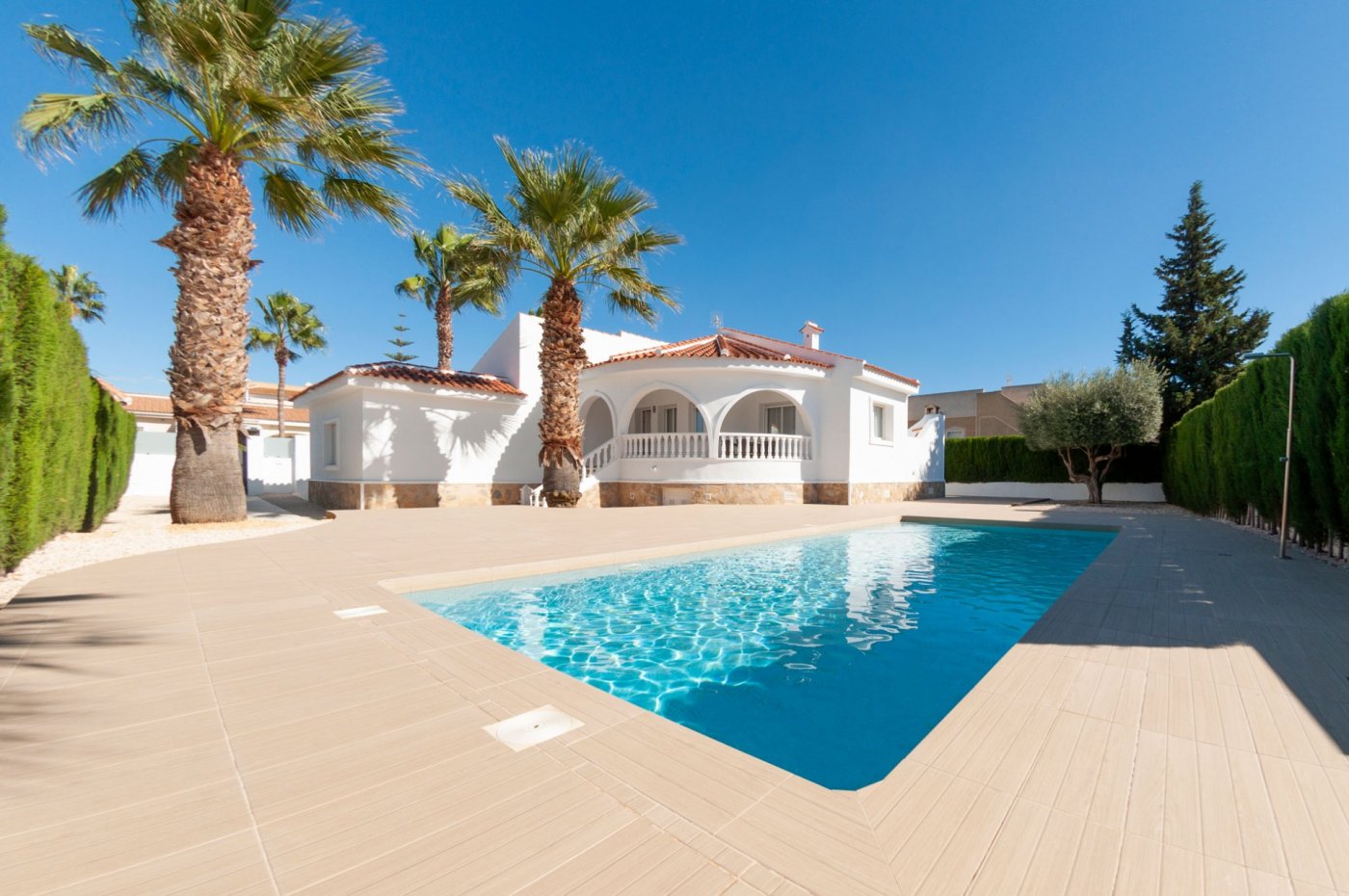 For sale - 3 Bedroom 2 Bathroom Villa in Rojales - Ciudad Quesada  - Alicante