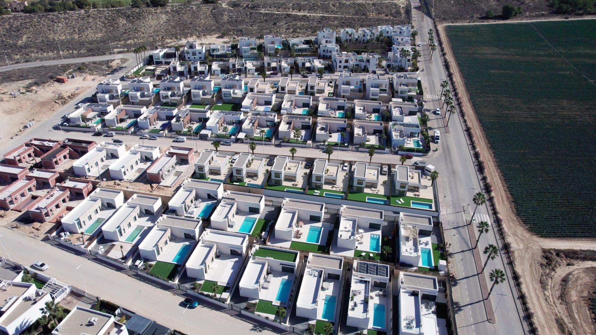 For sale - 3 Bedroom 2 Bathroom Villa in Algorfa - La Finca Golf  - Alicante