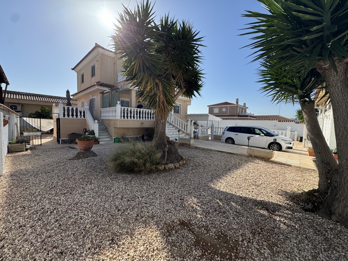 For sale - 4 Bedroom 3 Bathroom Villa in Ciudad Quesada - , Ciudad Quesada, Alicante, Spain - Alicante