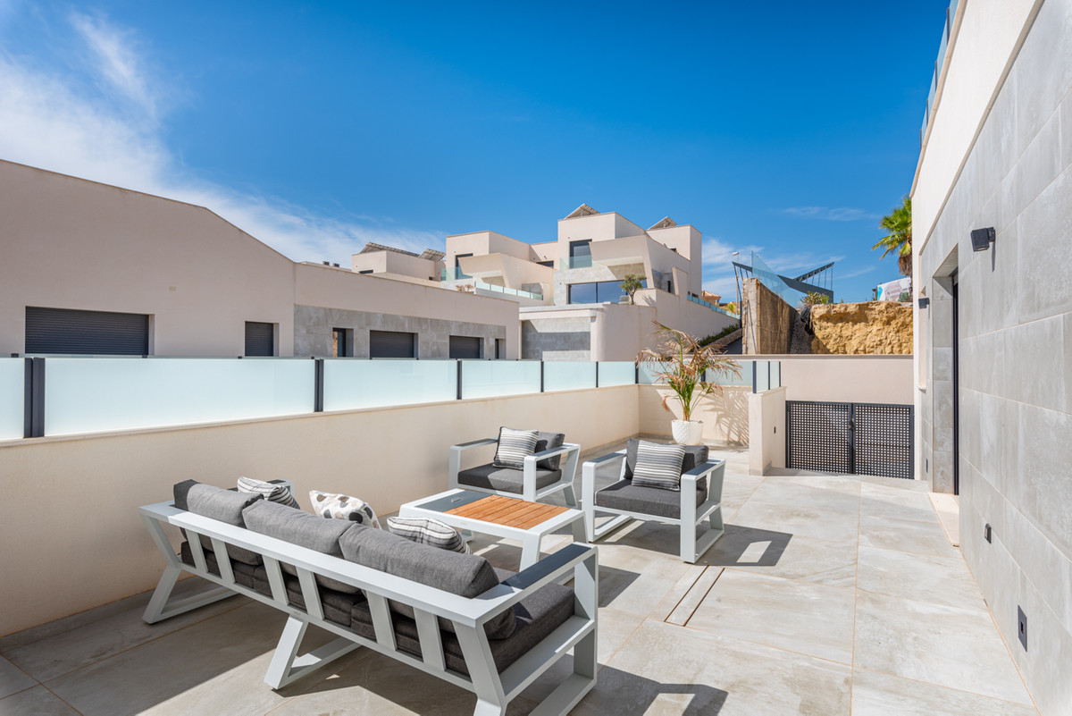 For sale - 5 Bedroom 6 Bathroom House - Detached Villa in Rojales - Ciudad Quesada  - Alicante