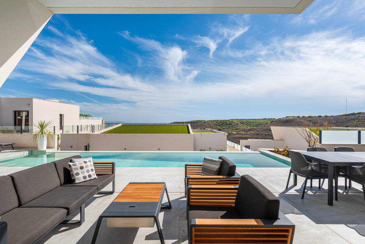 For sale - 5 Bedroom 6 Bathroom House - Detached Villa in Rojales - Ciudad Quesada  - Alicante