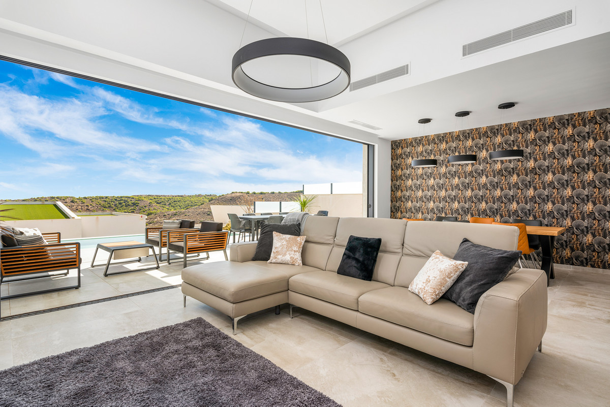 For sale - 5 Bedroom 6 Bathroom House - Detached Villa in Rojales - Ciudad Quesada  - Alicante