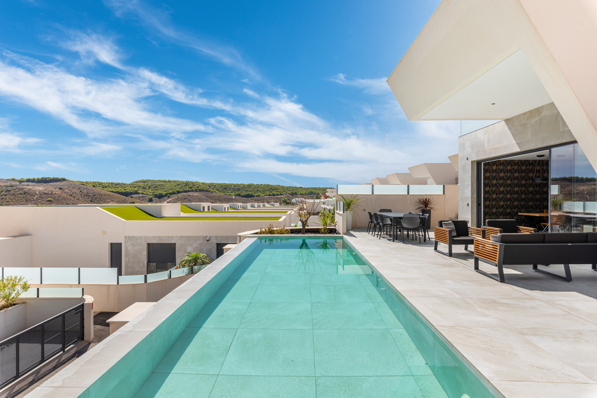 For sale - 5 Bedroom 6 Bathroom House - Detached Villa in Rojales - Ciudad Quesada  - Alicante