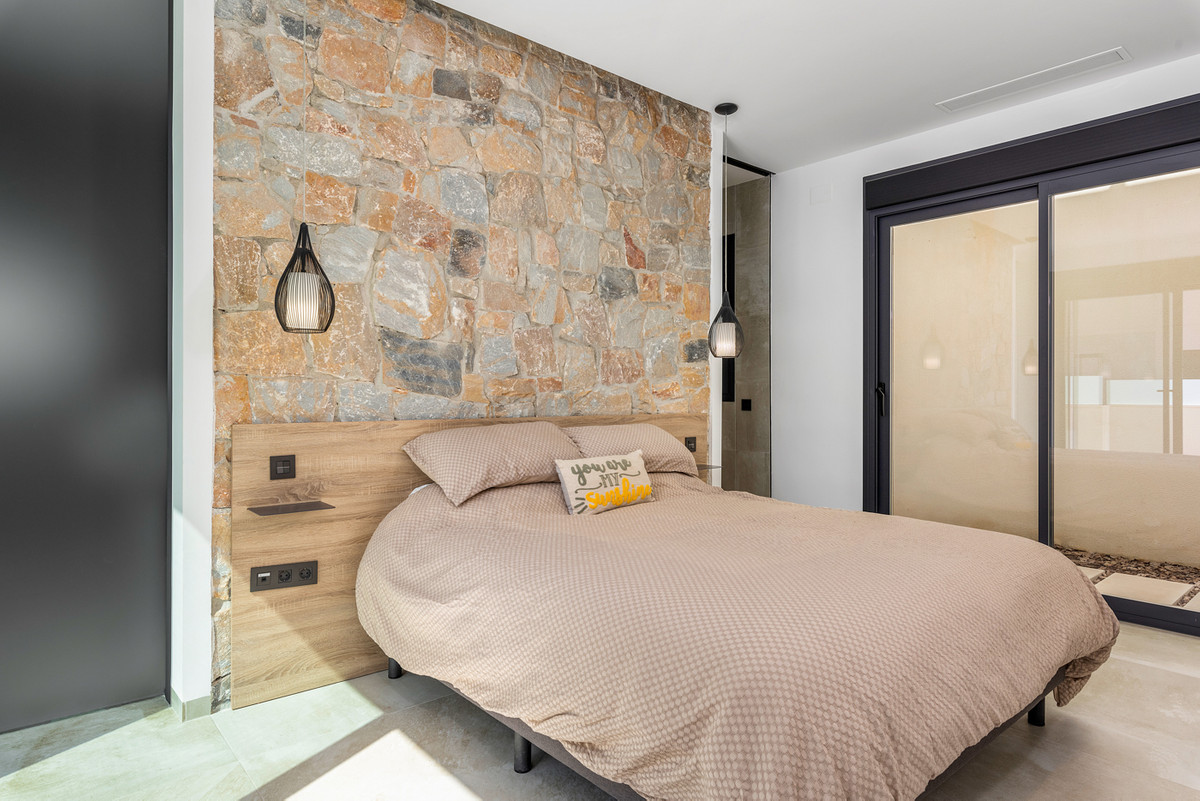 For sale - 5 Bedroom 6 Bathroom House - Detached Villa in Rojales - Ciudad Quesada  - Alicante