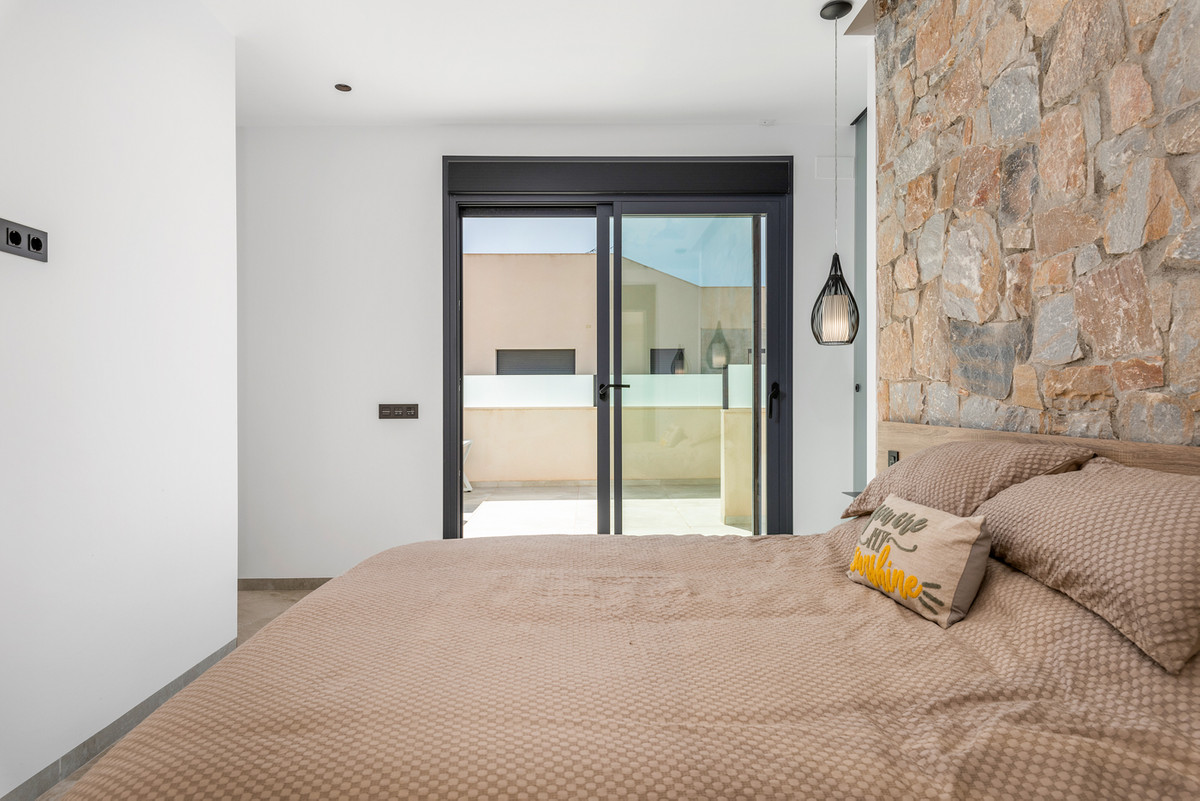 For sale - 5 Bedroom 6 Bathroom House - Detached Villa in Rojales - Ciudad Quesada  - Alicante