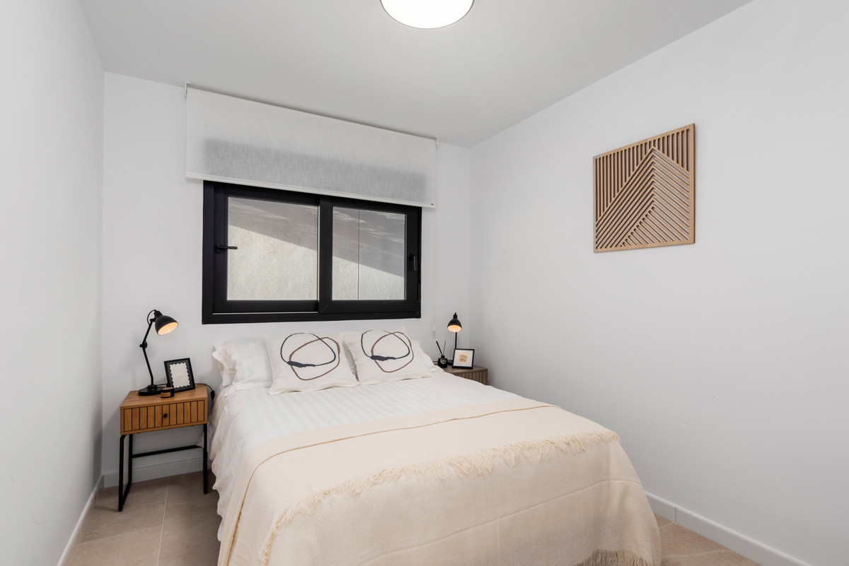 For sale - 3 Bedroom 2 Bathroom House - Detached Villa in Torrevieja - El Chaparral  - Alicante